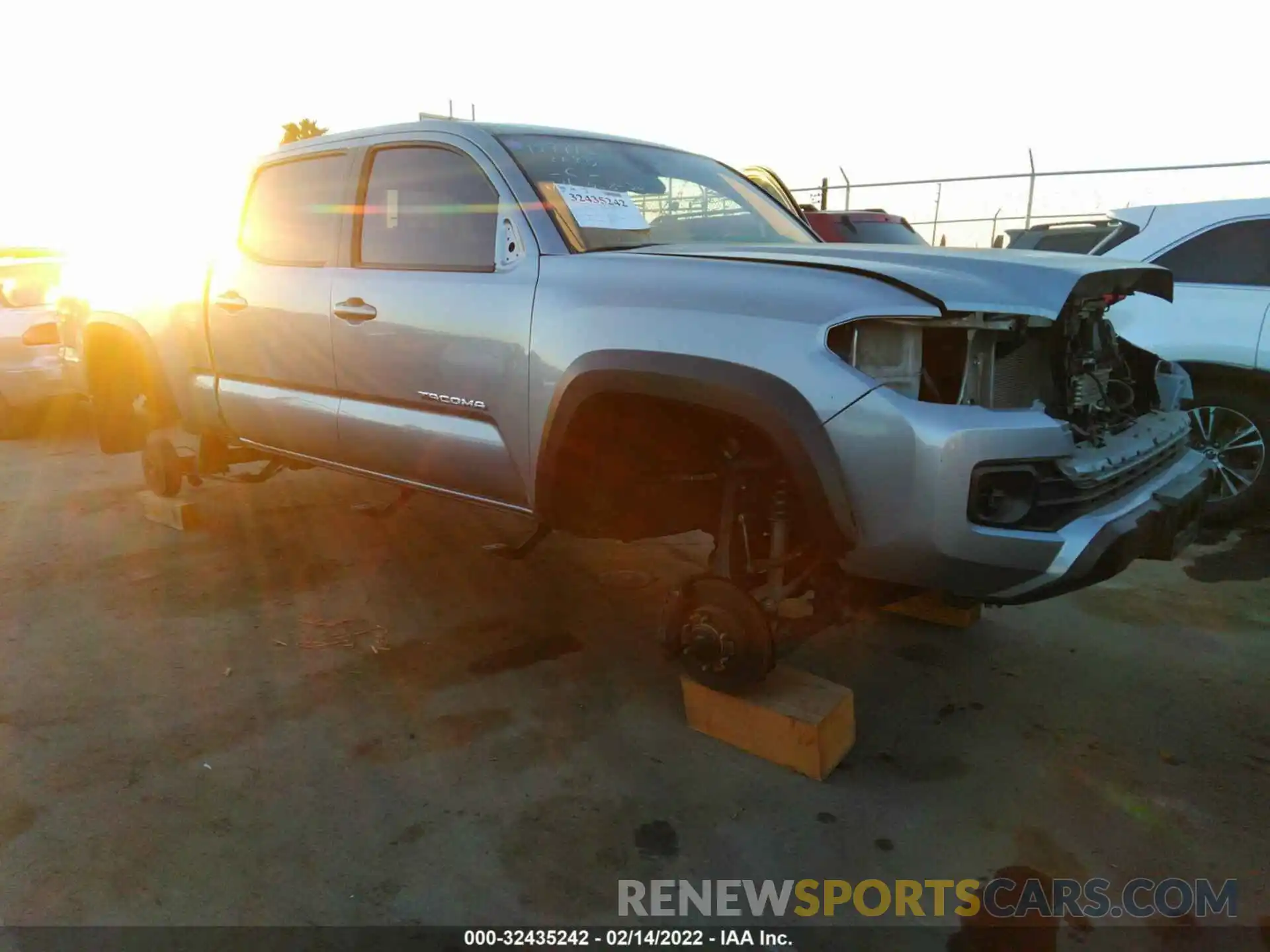 1 Photograph of a damaged car 3TMDZ5BNXLM088988 TOYOTA TACOMA 4WD 2020