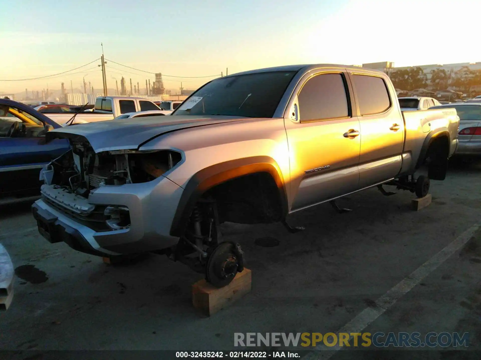 2 Photograph of a damaged car 3TMDZ5BNXLM088988 TOYOTA TACOMA 4WD 2020