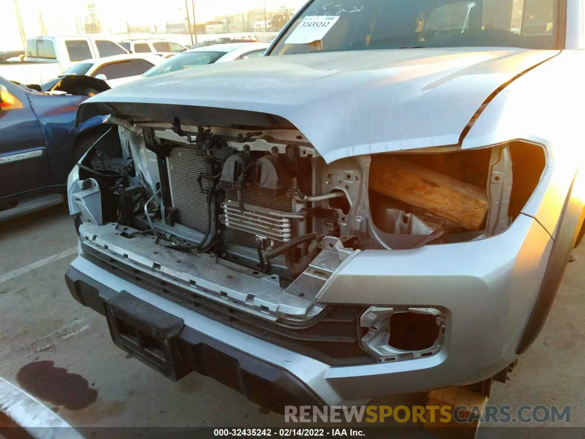 6 Photograph of a damaged car 3TMDZ5BNXLM088988 TOYOTA TACOMA 4WD 2020