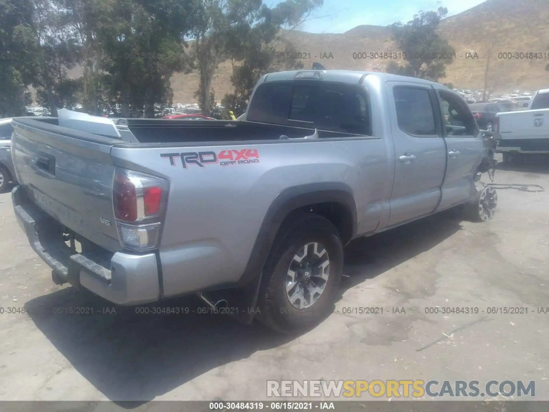 4 Photograph of a damaged car 3TMDZ5BNXLM098484 TOYOTA TACOMA 4WD 2020