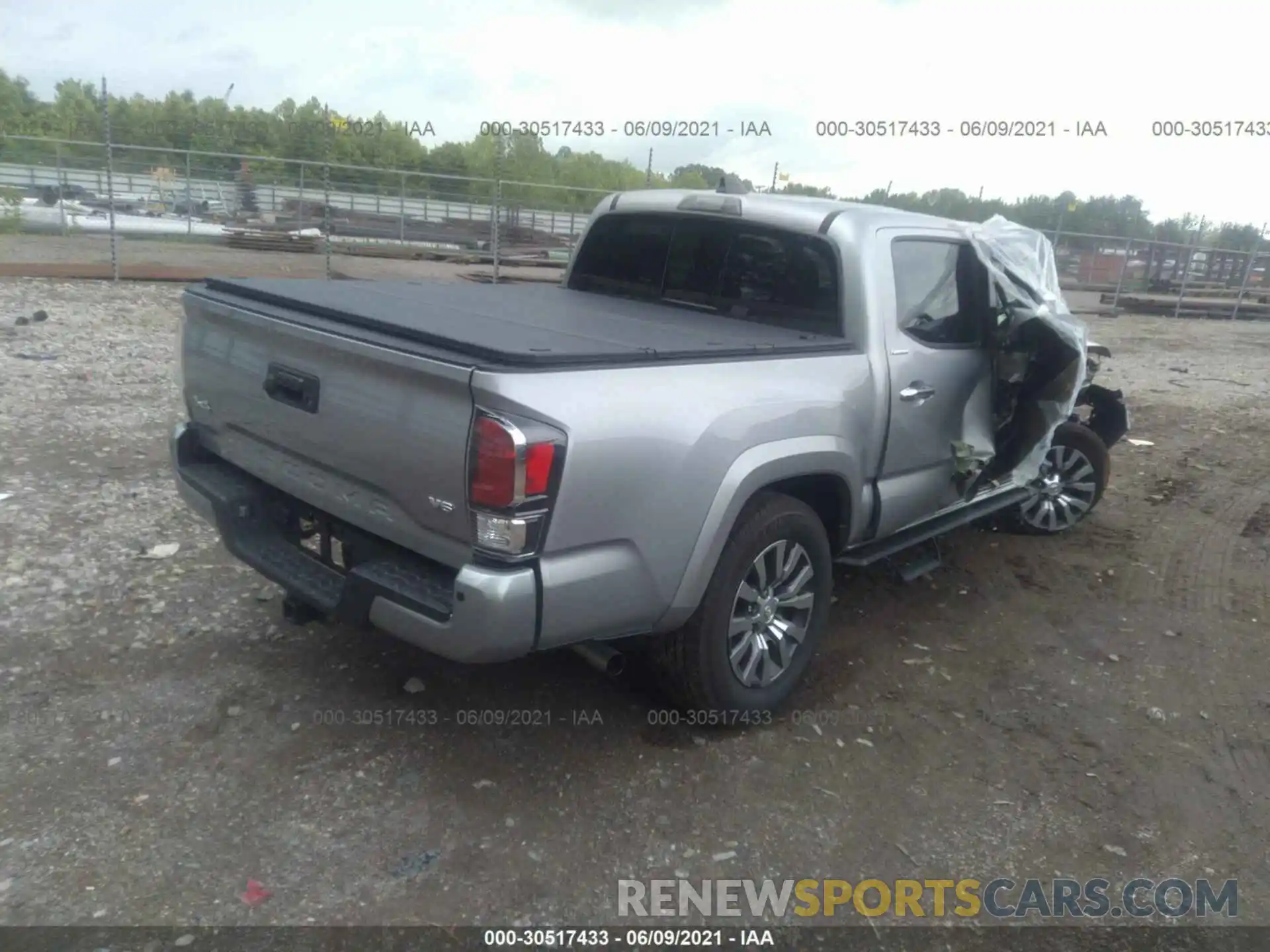 4 Photograph of a damaged car 3TMGZ5AN1LM340674 TOYOTA TACOMA 4WD 2020