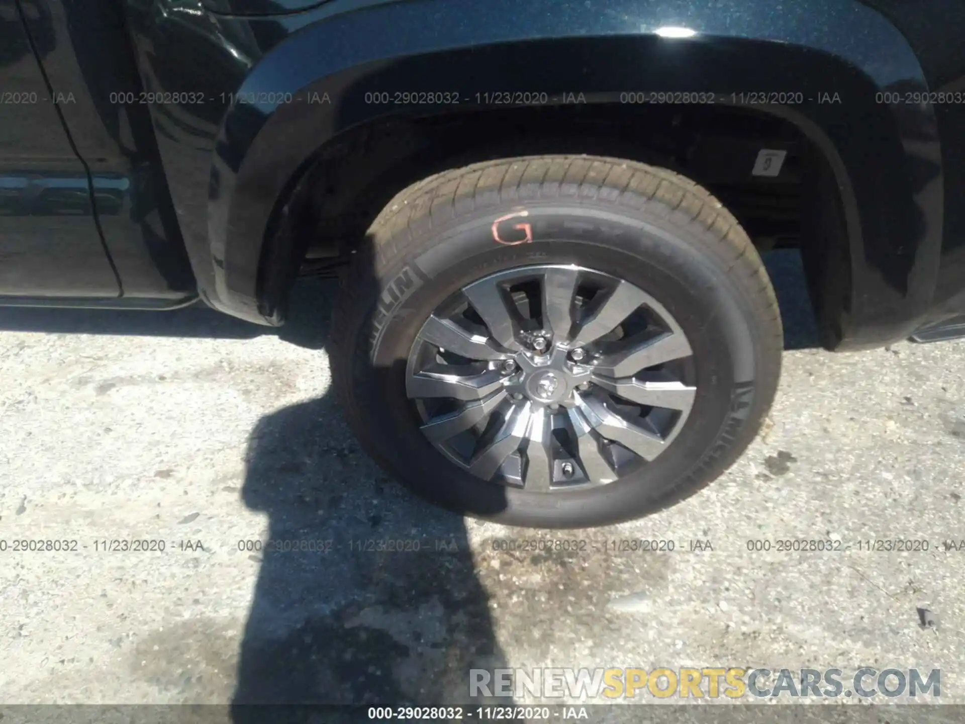 13 Photograph of a damaged car 3TMGZ5AN2LM353644 TOYOTA TACOMA 4WD 2020