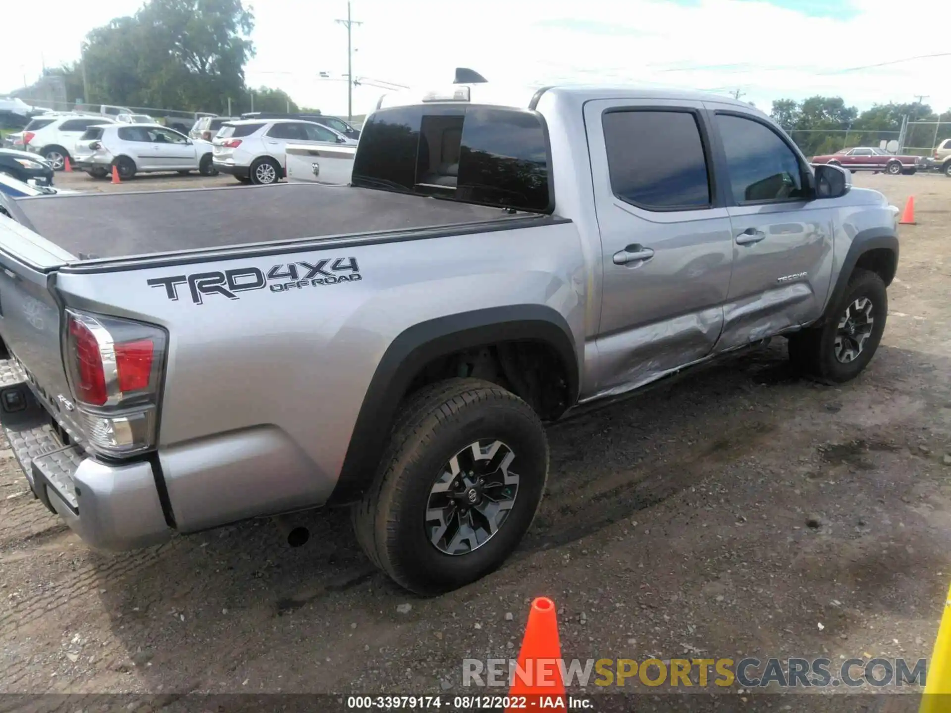 4 Фотография поврежденного автомобиля 3TYCZ5AN2LT003806 TOYOTA TACOMA 4WD 2020