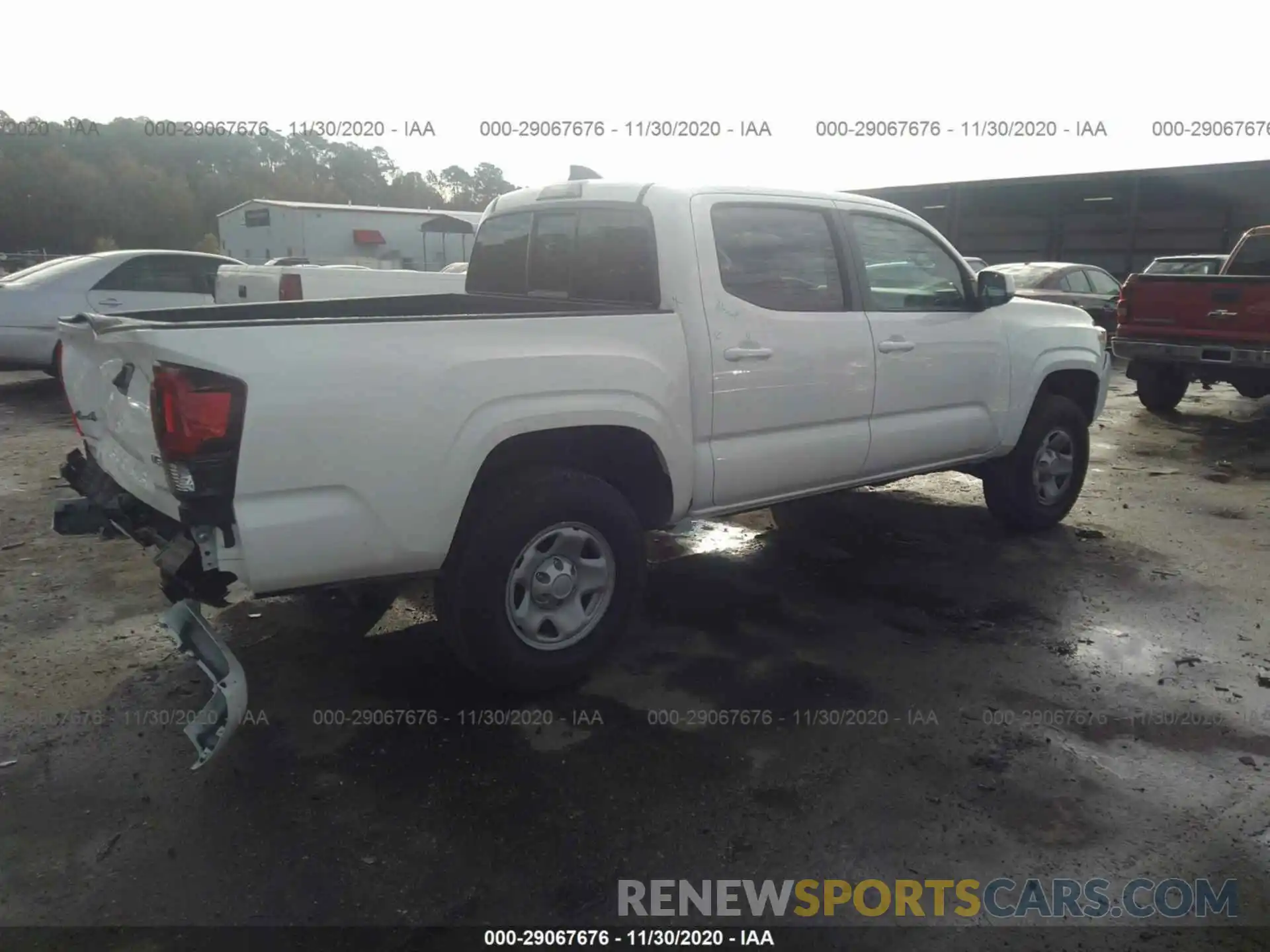 4 Photograph of a damaged car 3TYCZ5AN8LT003163 TOYOTA TACOMA 4WD 2020