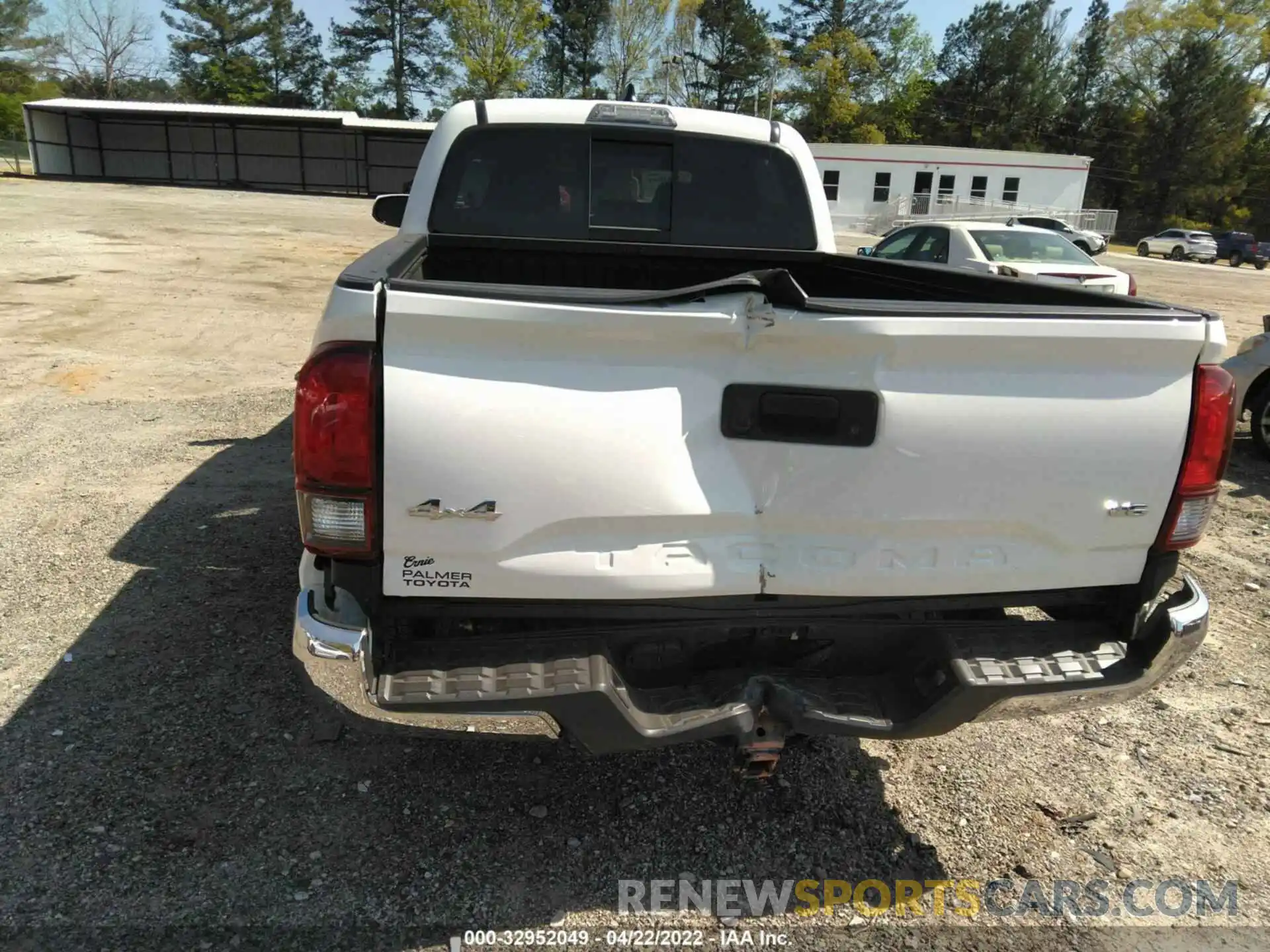 6 Photograph of a damaged car 3TYDZ5BN7LT000192 TOYOTA TACOMA 4WD 2020