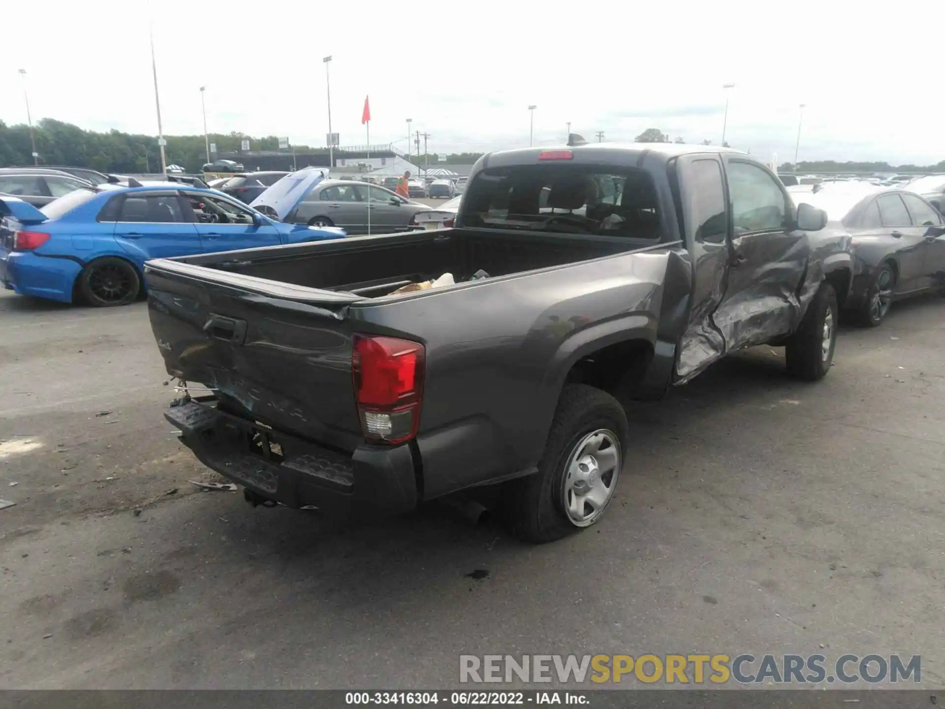 4 Photograph of a damaged car 3TYSX5EN7LT000671 TOYOTA TACOMA 4WD 2020