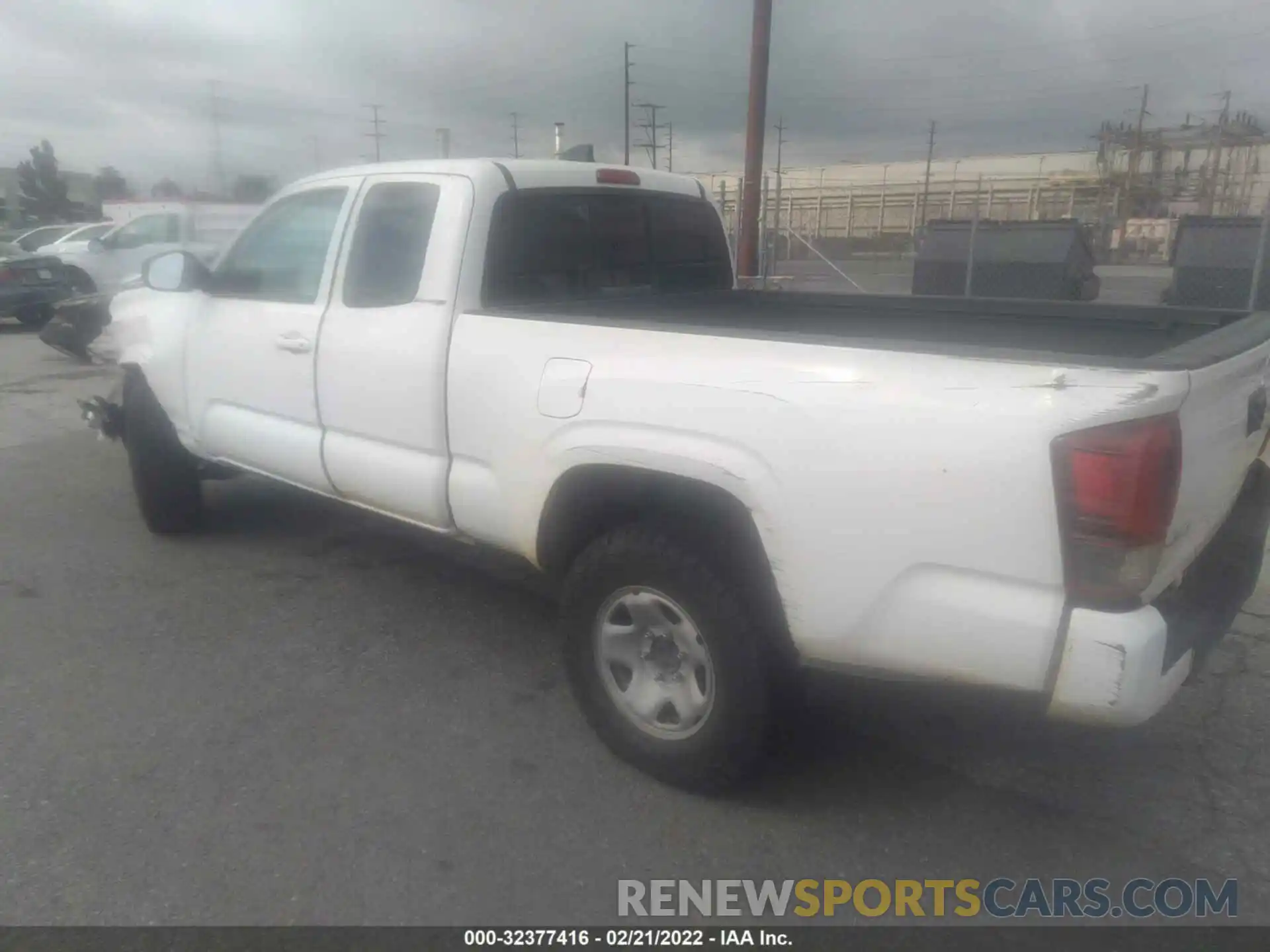 3 Photograph of a damaged car 3TYSX5ENXLT000003 TOYOTA TACOMA 4WD 2020