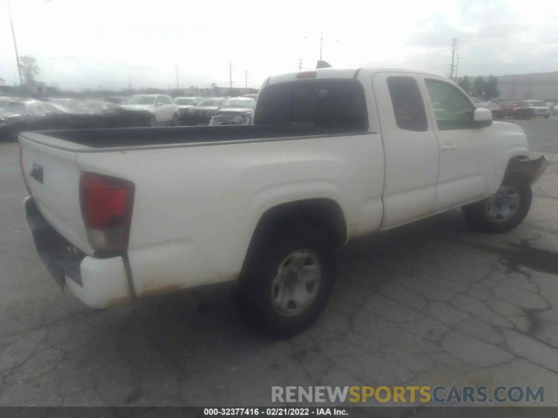 4 Photograph of a damaged car 3TYSX5ENXLT000003 TOYOTA TACOMA 4WD 2020