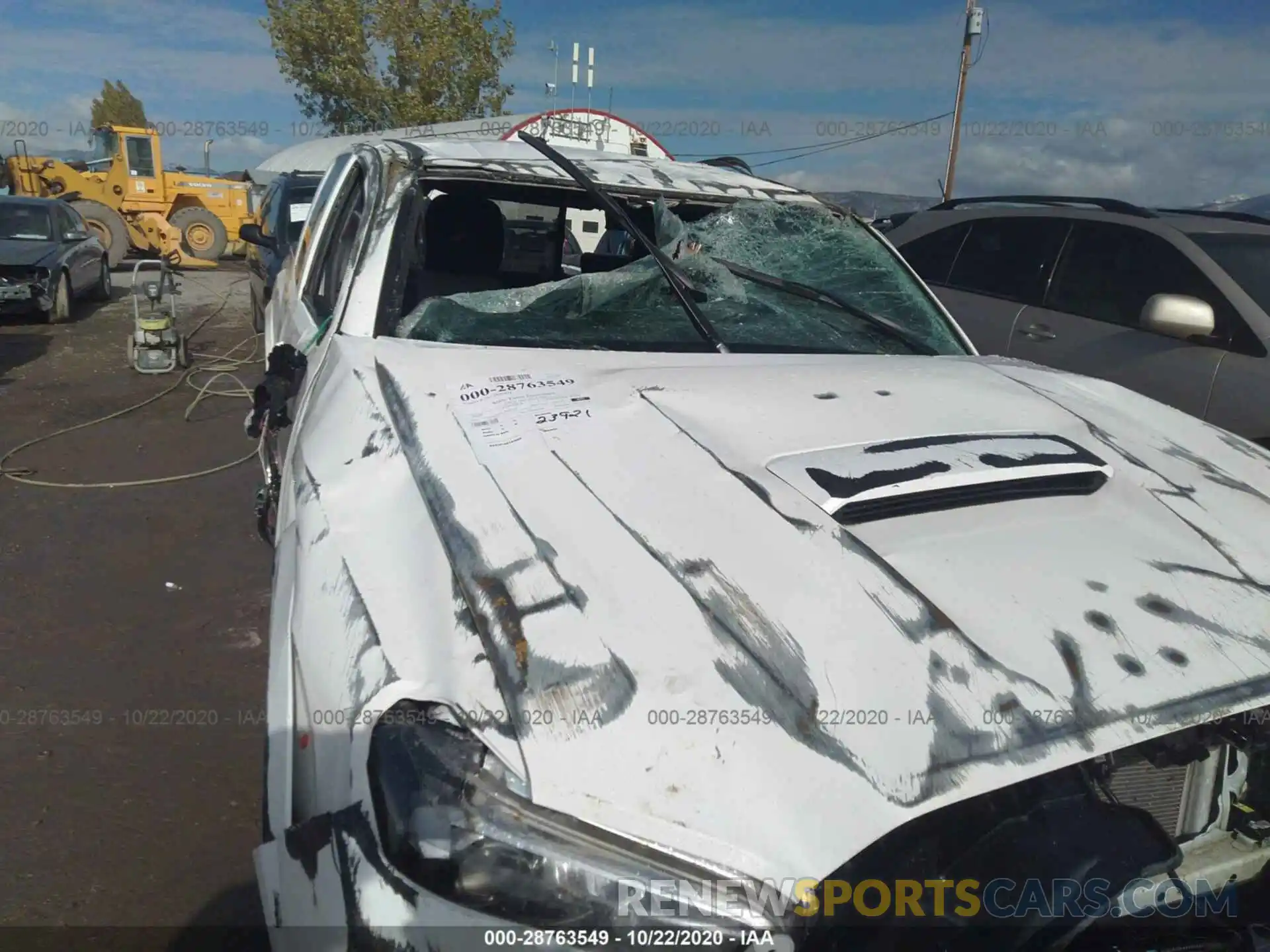 6 Photograph of a damaged car 3TYSZ5AN1LT001010 TOYOTA TACOMA 4WD 2020