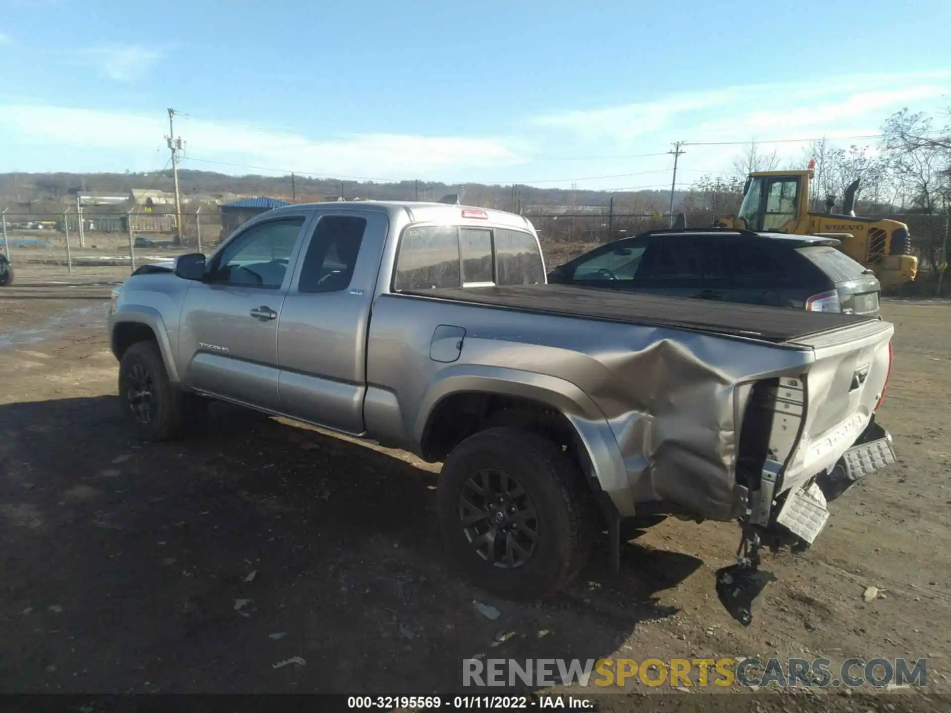 3 Photograph of a damaged car 3TYSZ5AN3LT001042 TOYOTA TACOMA 4WD 2020