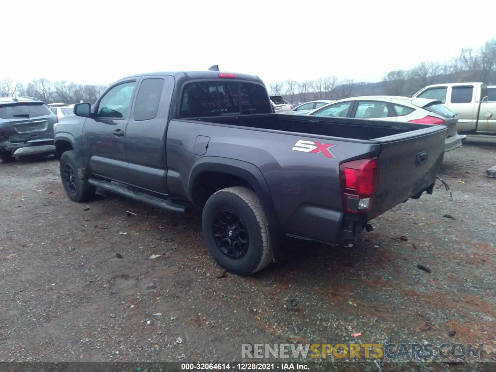 3 Photograph of a damaged car 3TYSZ5AN3LT002241 TOYOTA TACOMA 4WD 2020