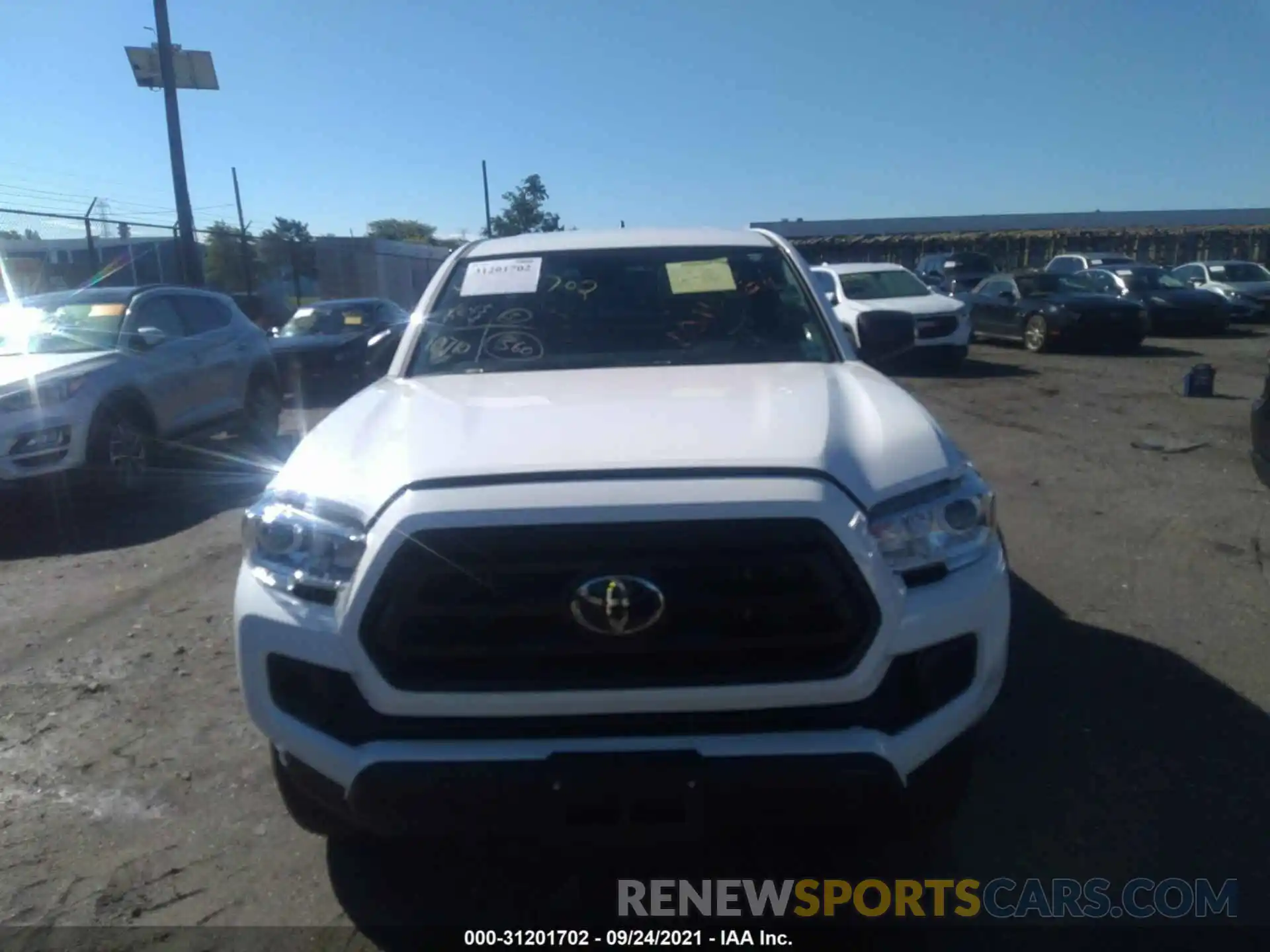 6 Photograph of a damaged car 3TYSZ5AN3LT006760 TOYOTA TACOMA 4WD 2020