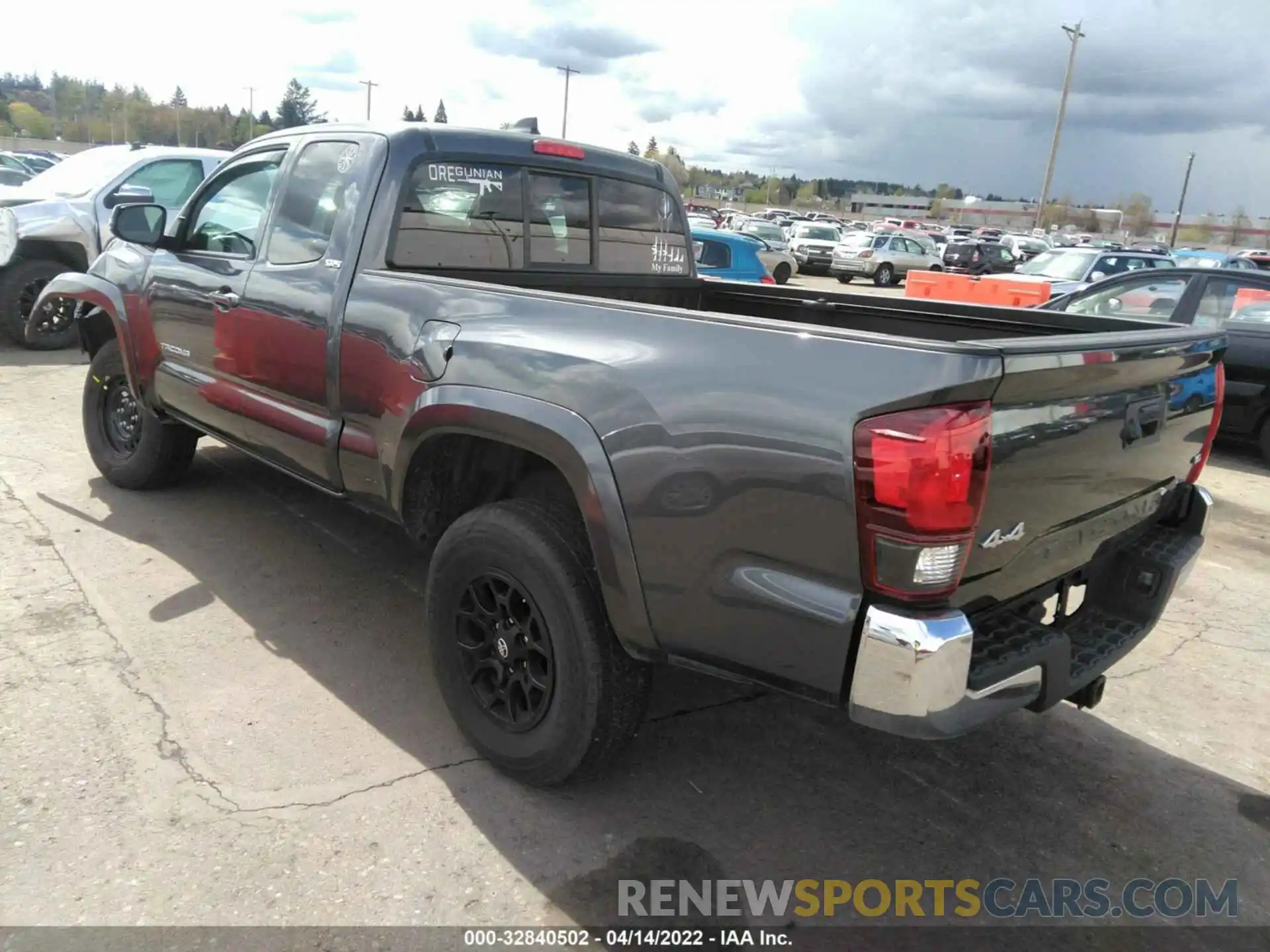 3 Photograph of a damaged car 3TYSZ5AN4LT007237 TOYOTA TACOMA 4WD 2020