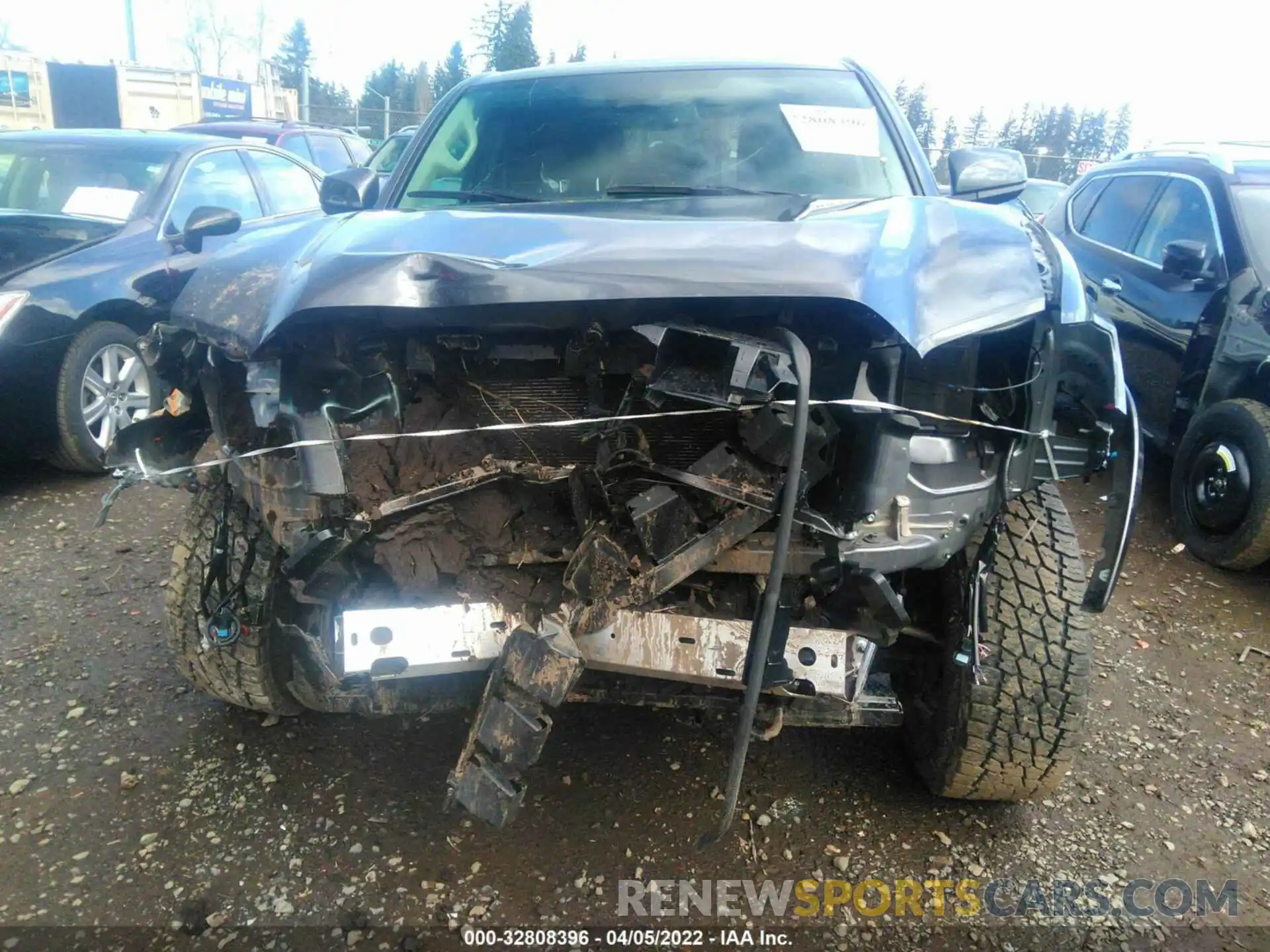 6 Photograph of a damaged car 3TYSZ5AN5LT006291 TOYOTA TACOMA 4WD 2020