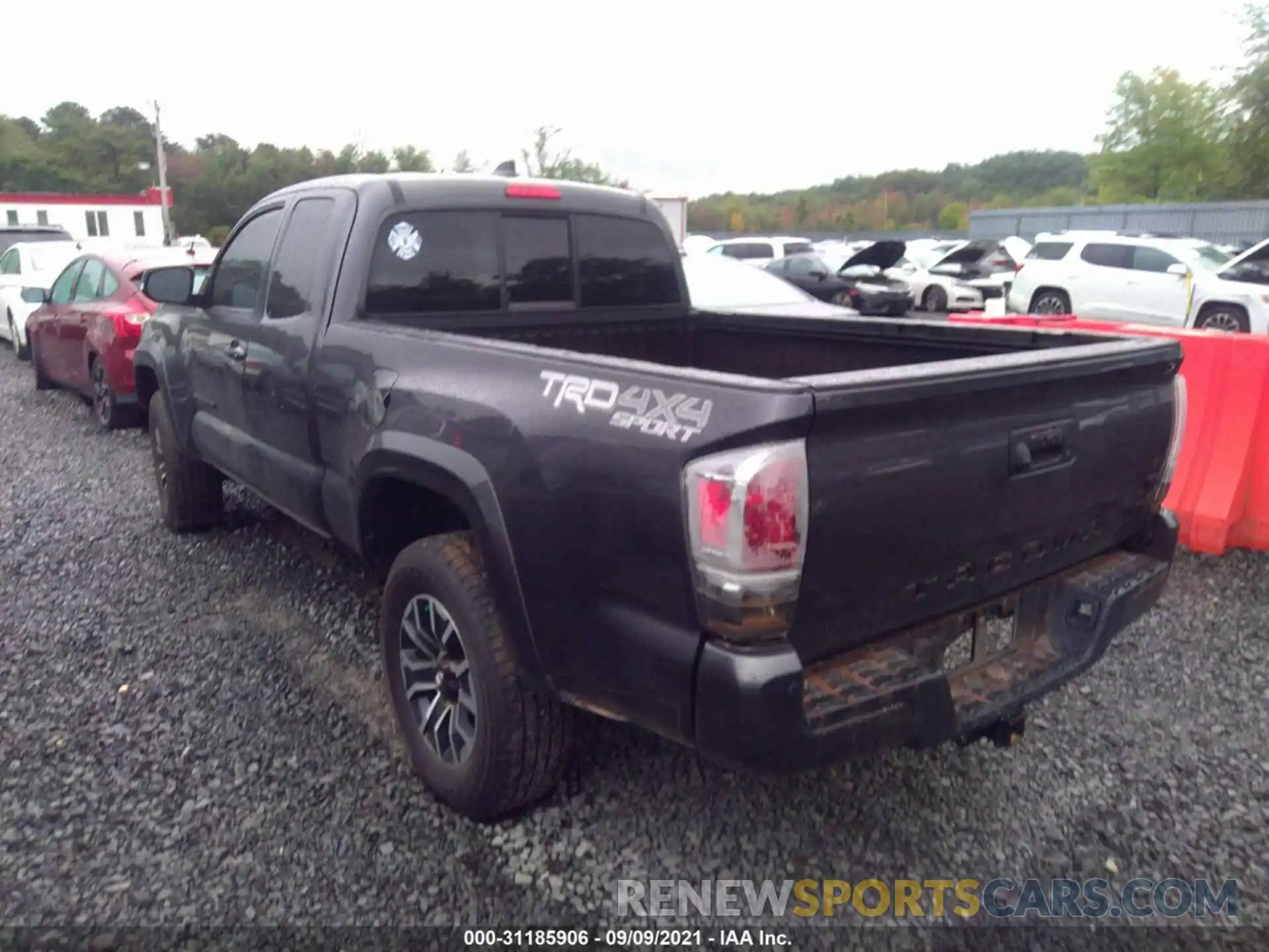 3 Photograph of a damaged car 3TYSZ5AN6LT000032 TOYOTA TACOMA 4WD 2020