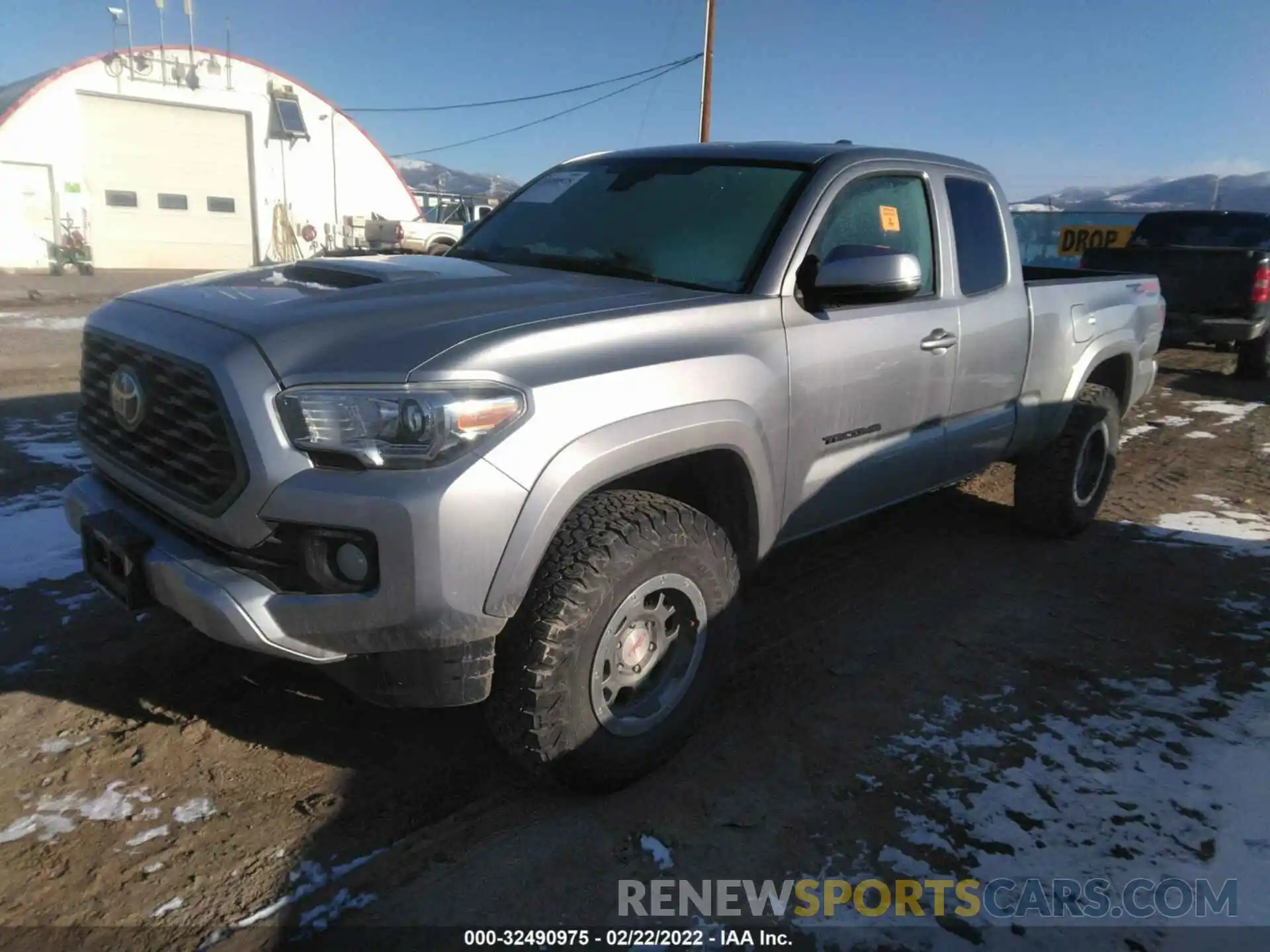 2 Photograph of a damaged car 3TYSZ5AN6LT001617 TOYOTA TACOMA 4WD 2020