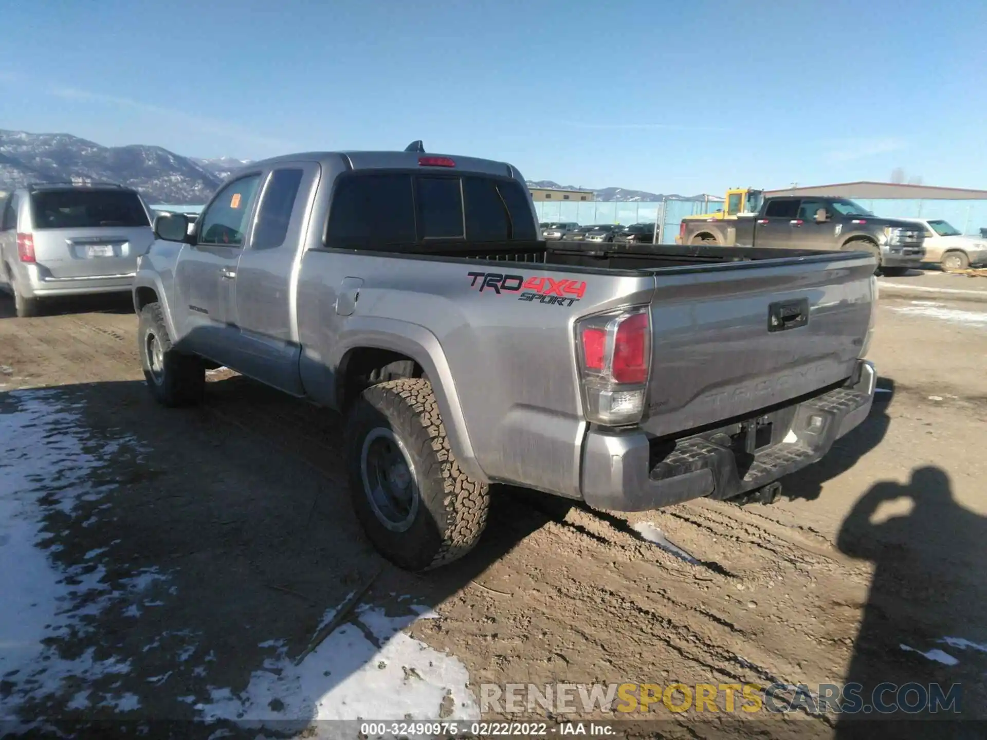 3 Photograph of a damaged car 3TYSZ5AN6LT001617 TOYOTA TACOMA 4WD 2020