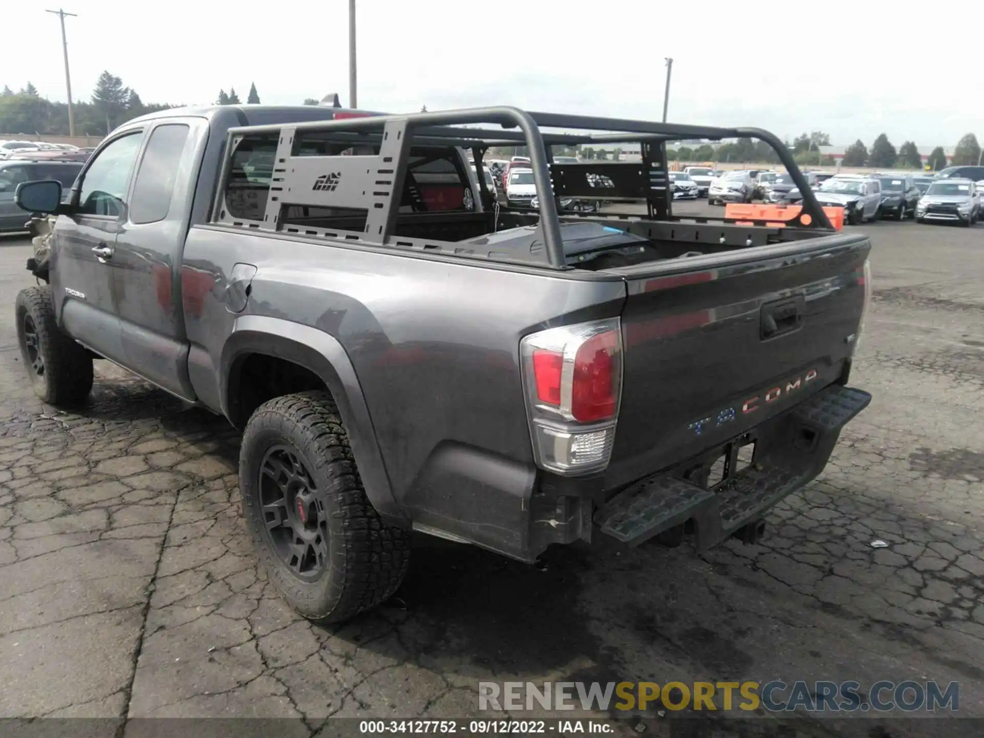 3 Photograph of a damaged car 3TYSZ5ANXLT002091 TOYOTA TACOMA 4WD 2020