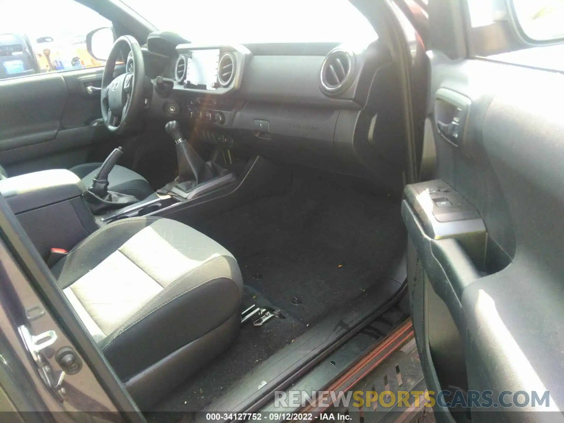 5 Photograph of a damaged car 3TYSZ5ANXLT002091 TOYOTA TACOMA 4WD 2020