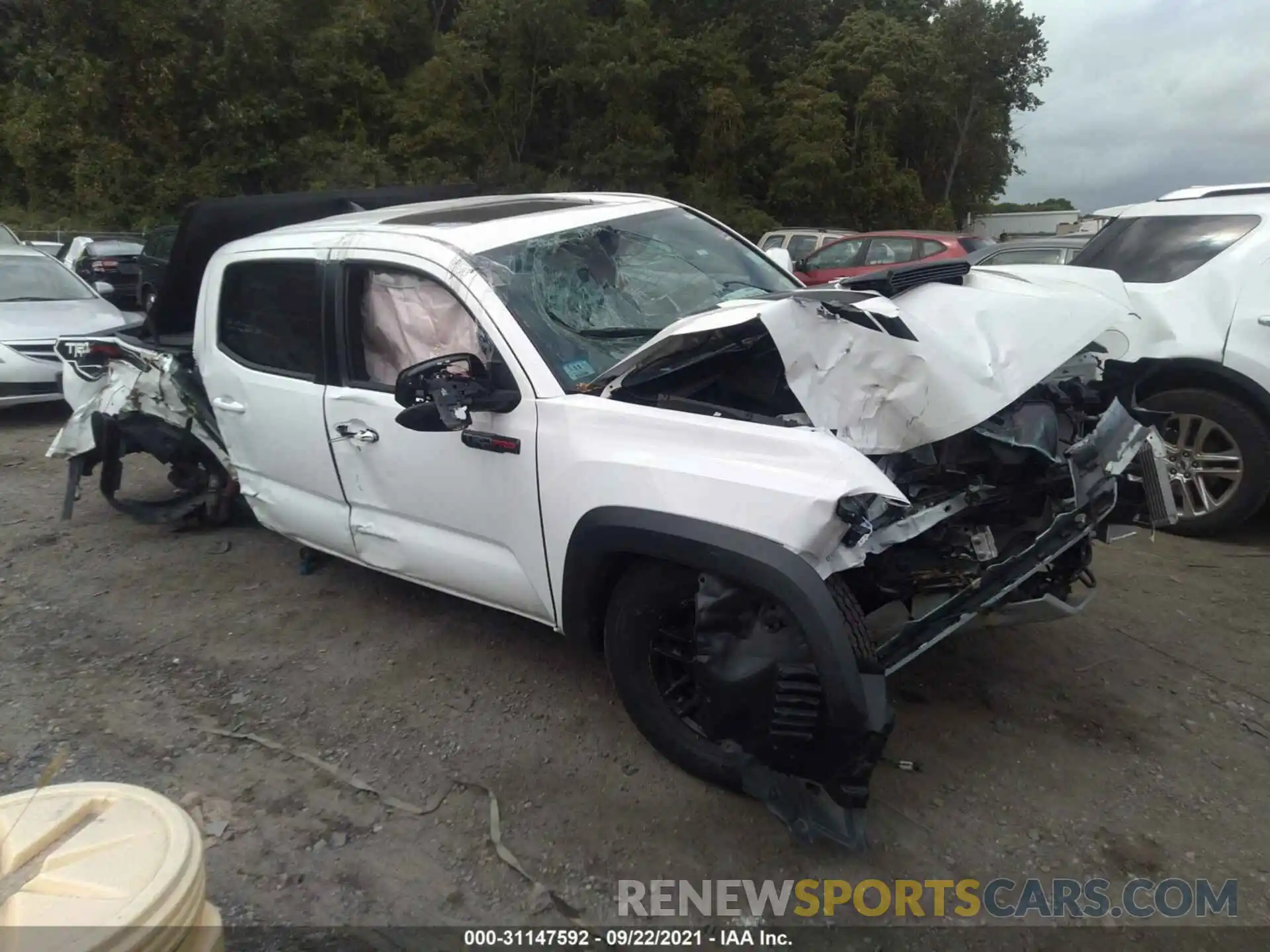 1 Photograph of a damaged car 5TFCZ5AN0LX217781 TOYOTA TACOMA 4WD 2020