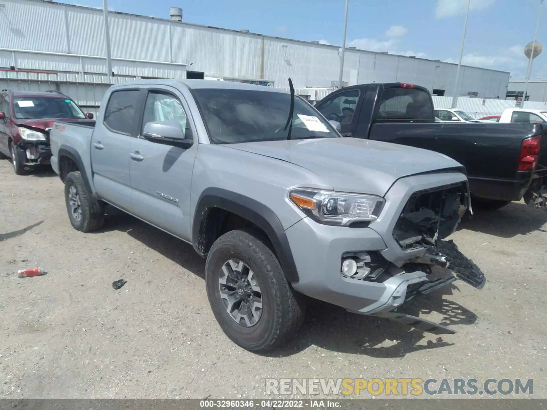 1 Photograph of a damaged car 5TFCZ5AN0LX223578 TOYOTA TACOMA 4WD 2020