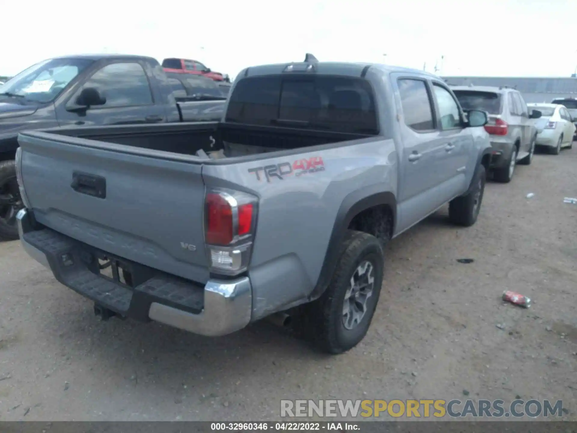 4 Фотография поврежденного автомобиля 5TFCZ5AN0LX223578 TOYOTA TACOMA 4WD 2020