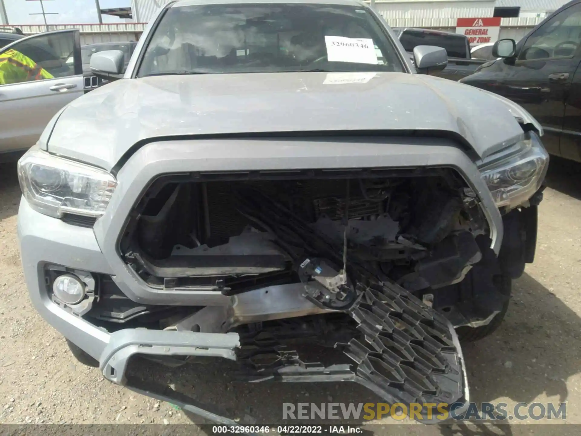 6 Photograph of a damaged car 5TFCZ5AN0LX223578 TOYOTA TACOMA 4WD 2020