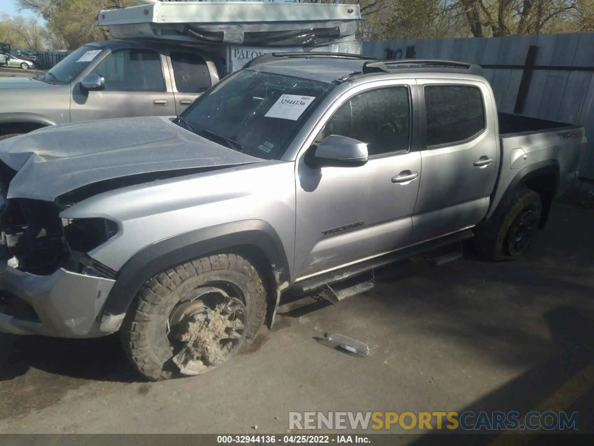 2 Photograph of a damaged car 5TFCZ5AN0LX232698 TOYOTA TACOMA 4WD 2020