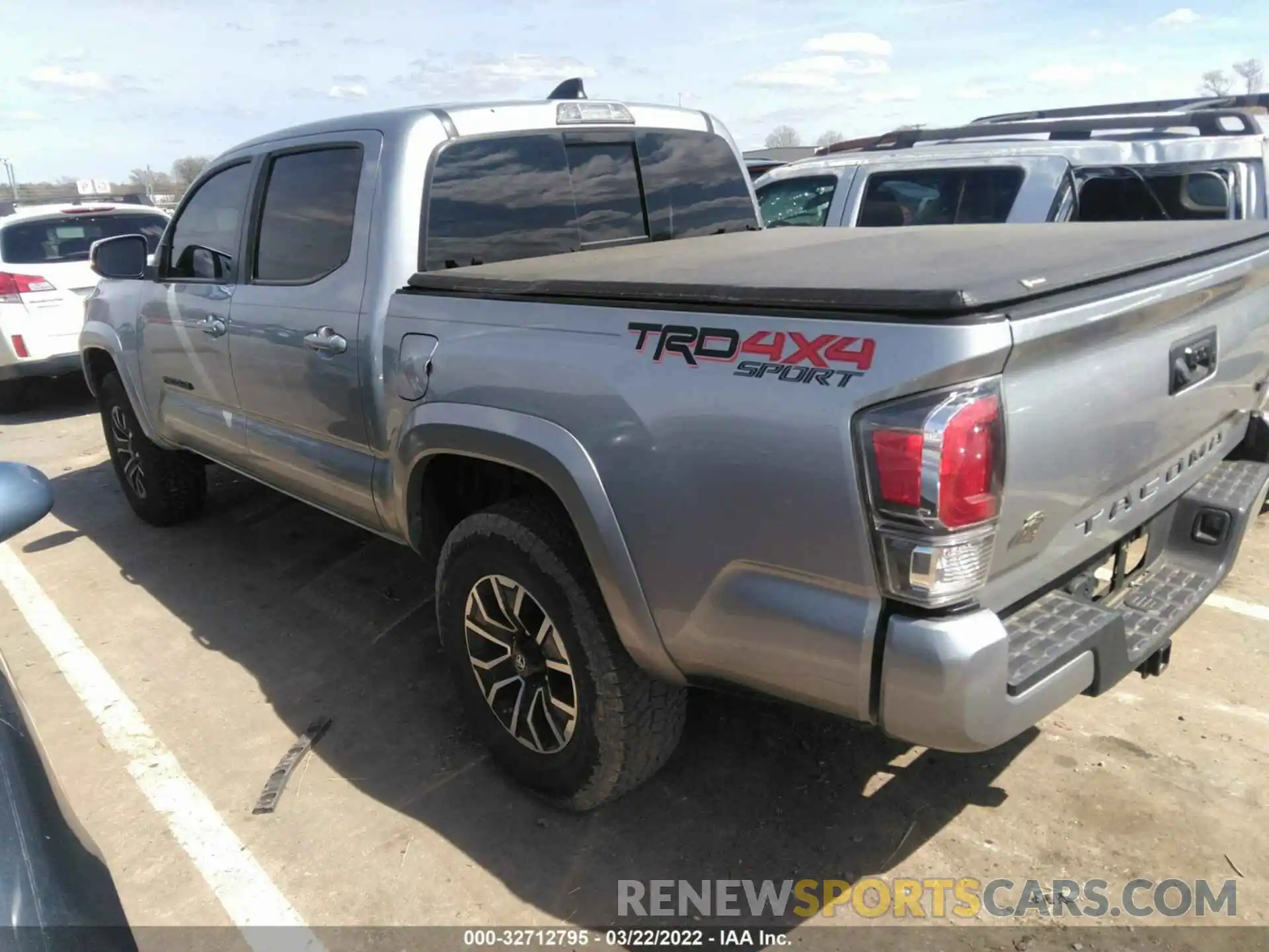 3 Photograph of a damaged car 5TFCZ5AN0LX234273 TOYOTA TACOMA 4WD 2020