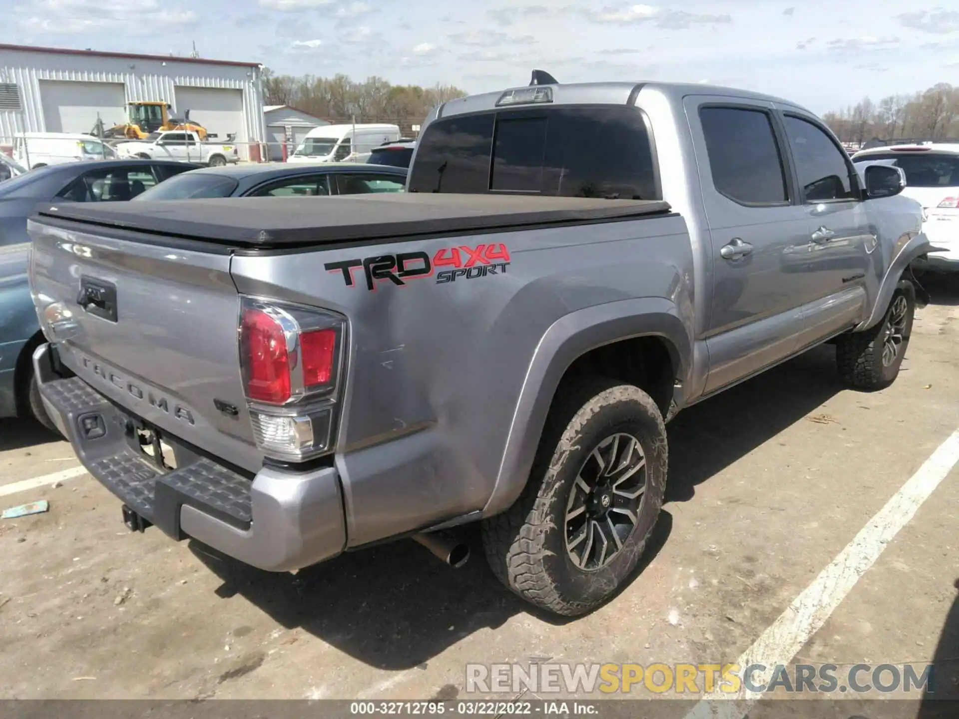 4 Photograph of a damaged car 5TFCZ5AN0LX234273 TOYOTA TACOMA 4WD 2020