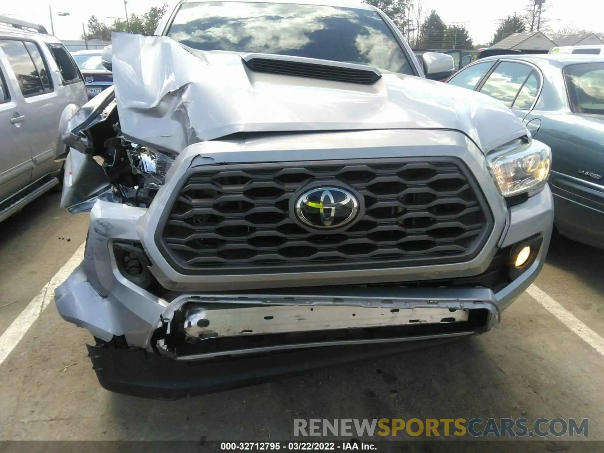 6 Photograph of a damaged car 5TFCZ5AN0LX234273 TOYOTA TACOMA 4WD 2020