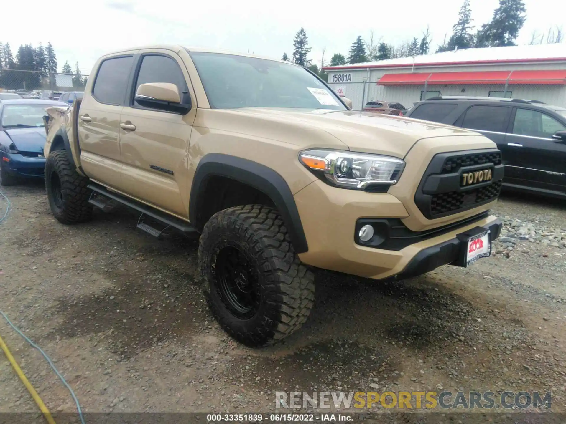 1 Photograph of a damaged car 5TFCZ5AN0LX235732 TOYOTA TACOMA 4WD 2020