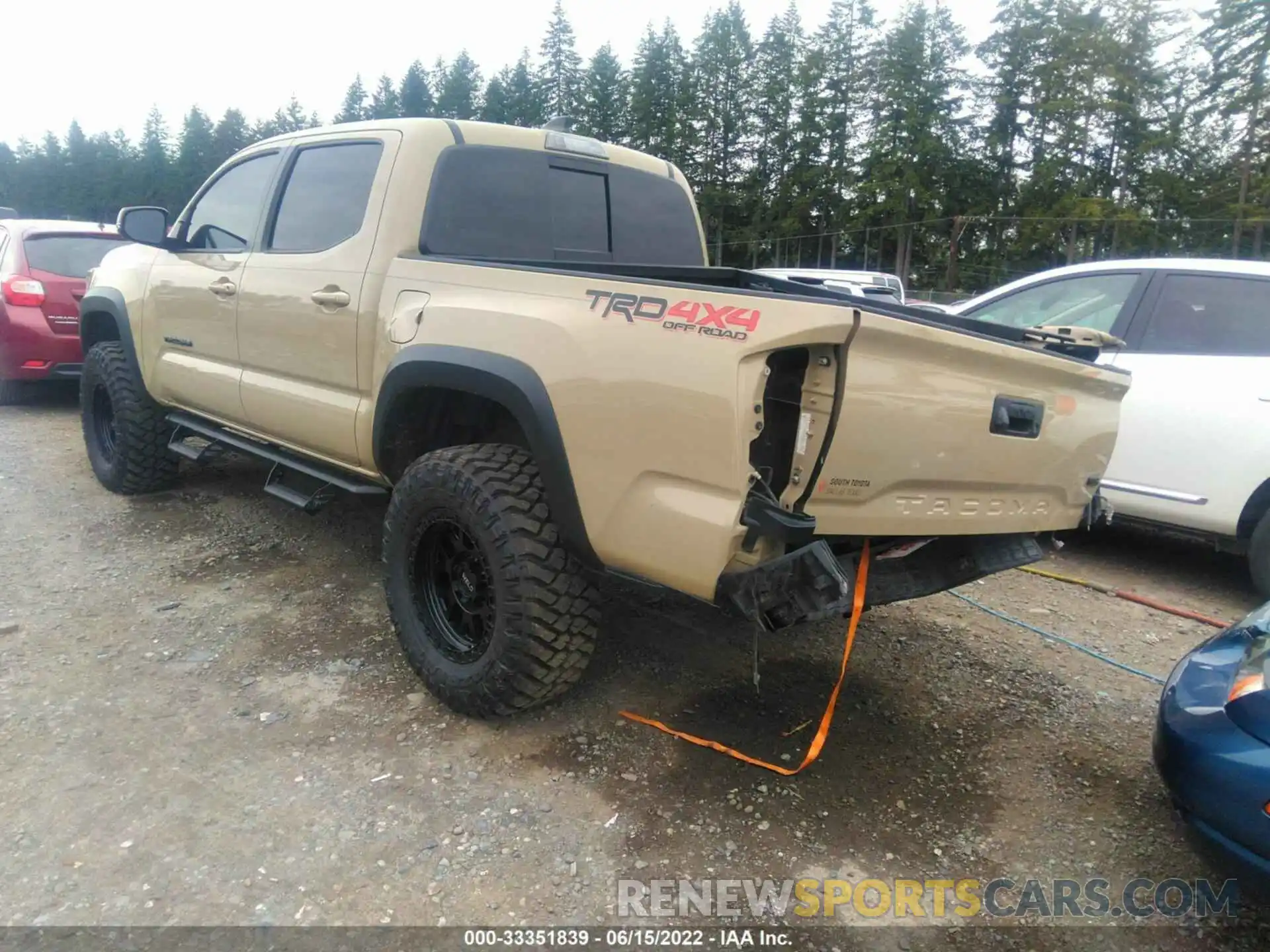 3 Photograph of a damaged car 5TFCZ5AN0LX235732 TOYOTA TACOMA 4WD 2020