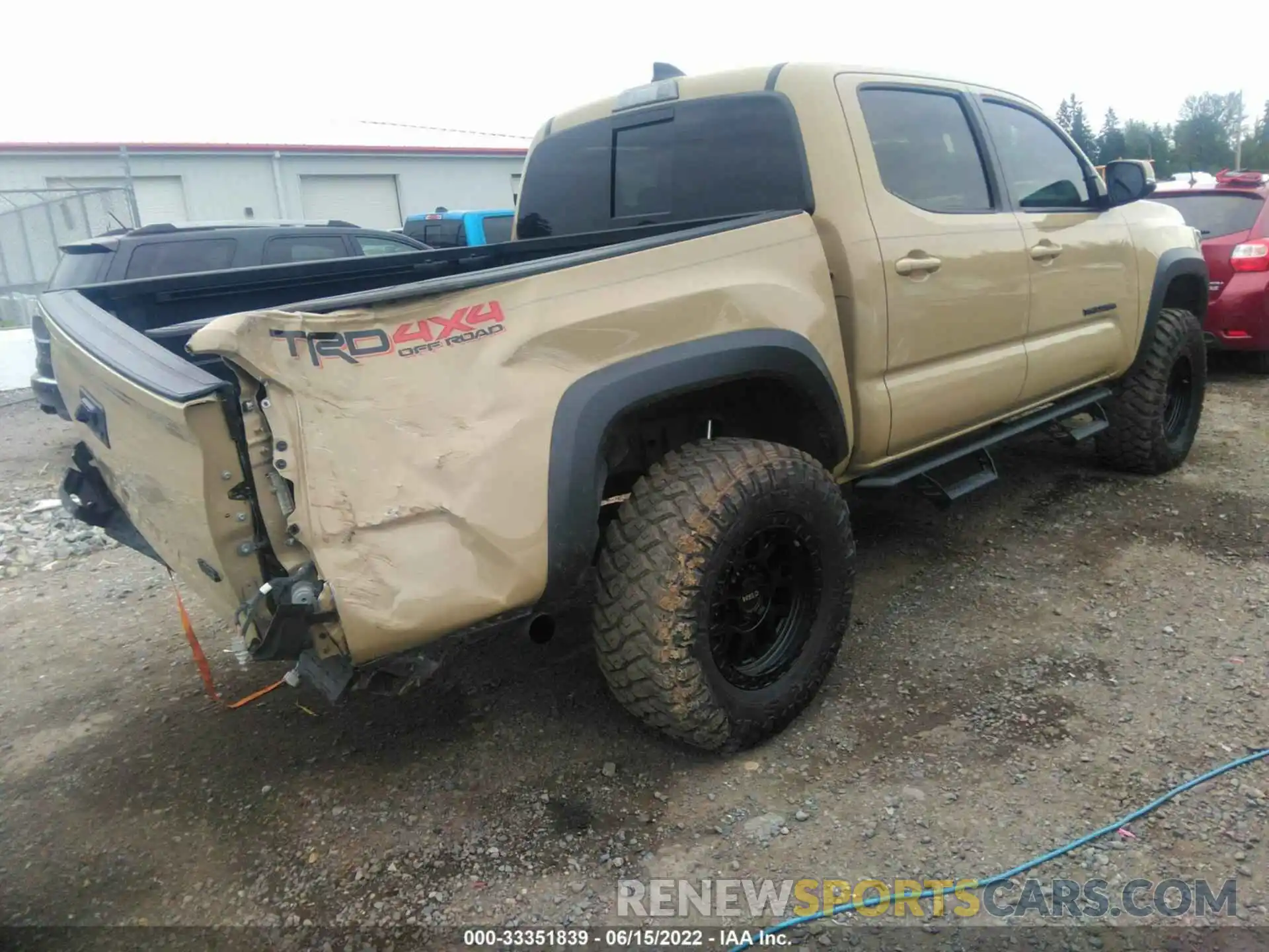 6 Photograph of a damaged car 5TFCZ5AN0LX235732 TOYOTA TACOMA 4WD 2020