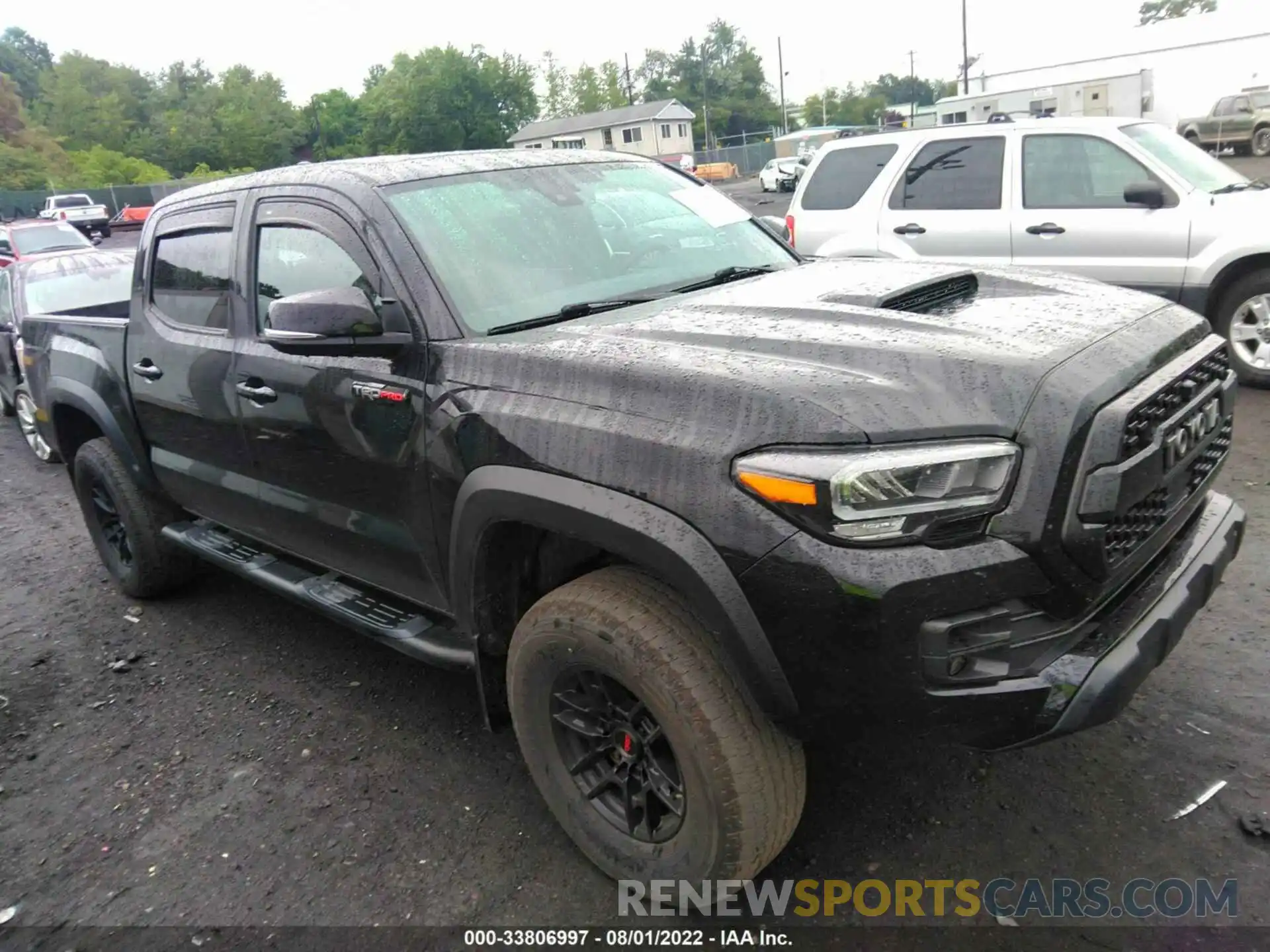 1 Photograph of a damaged car 5TFCZ5AN0LX236928 TOYOTA TACOMA 4WD 2020