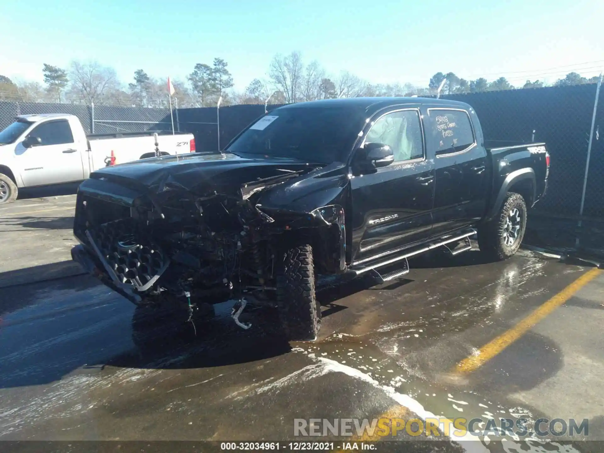 2 Photograph of a damaged car 5TFCZ5AN0LX237853 TOYOTA TACOMA 4WD 2020