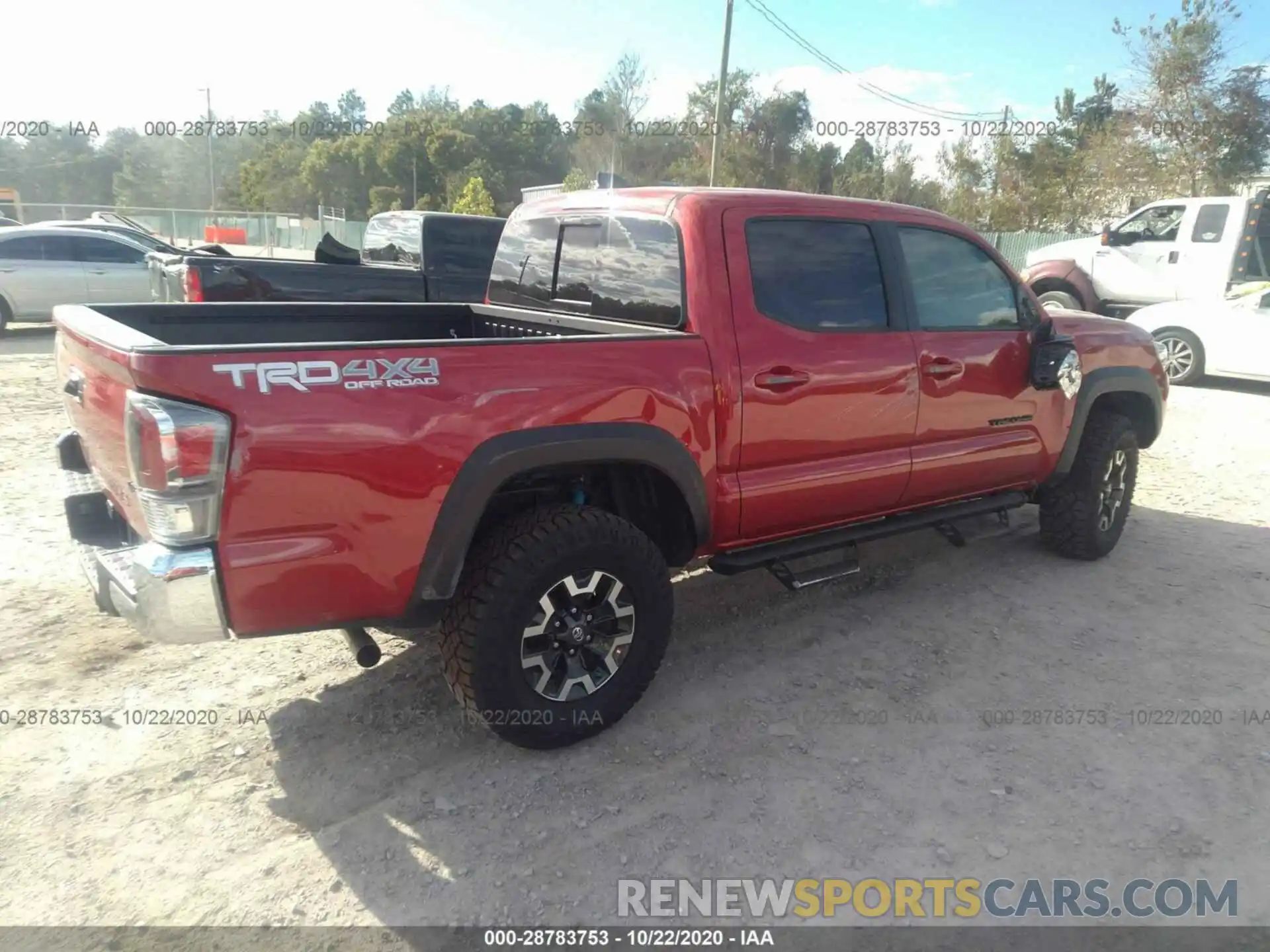 4 Photograph of a damaged car 5TFCZ5AN0LX238453 TOYOTA TACOMA 4WD 2020