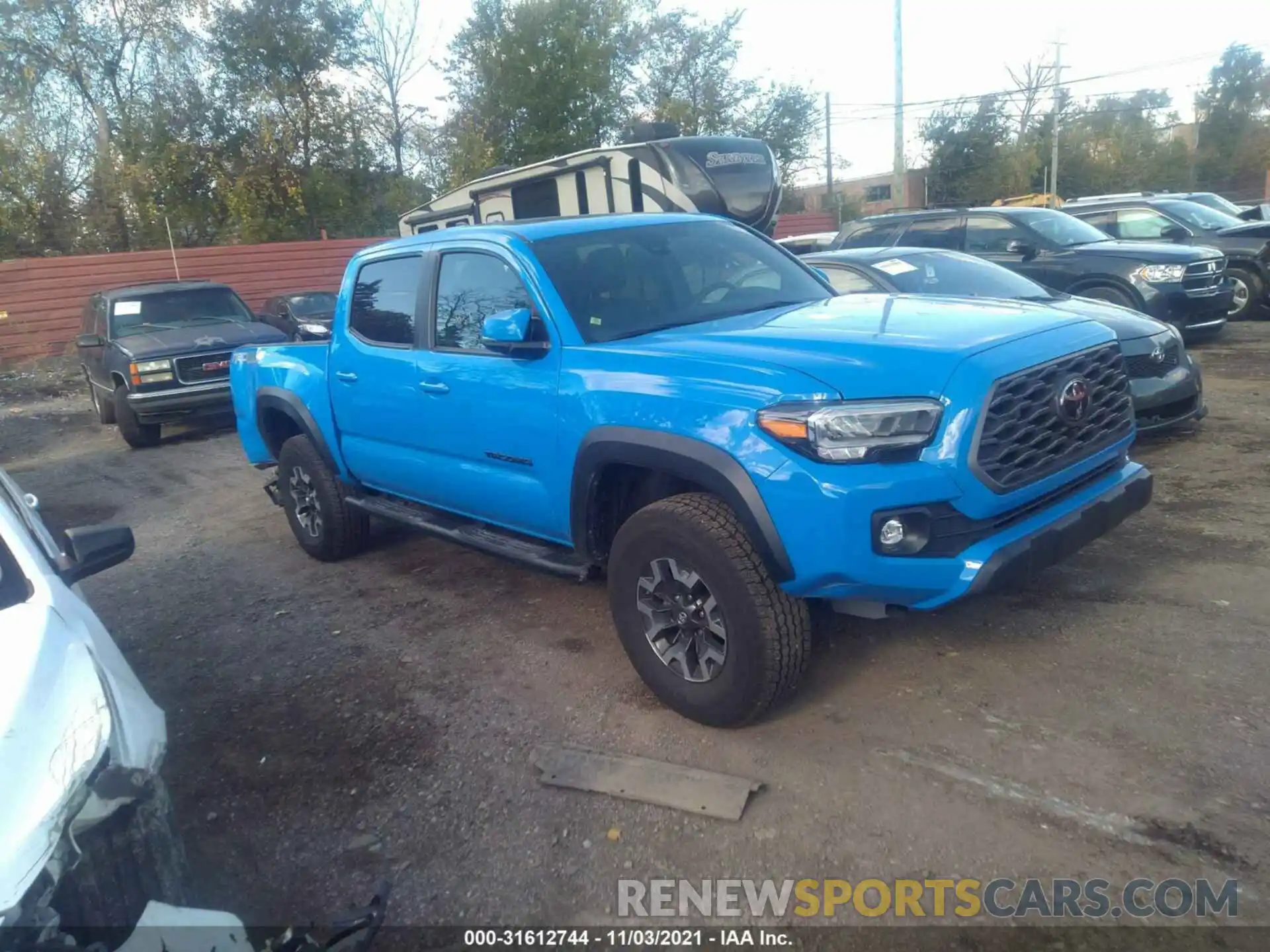 1 Photograph of a damaged car 5TFCZ5AN0LX242471 TOYOTA TACOMA 4WD 2020