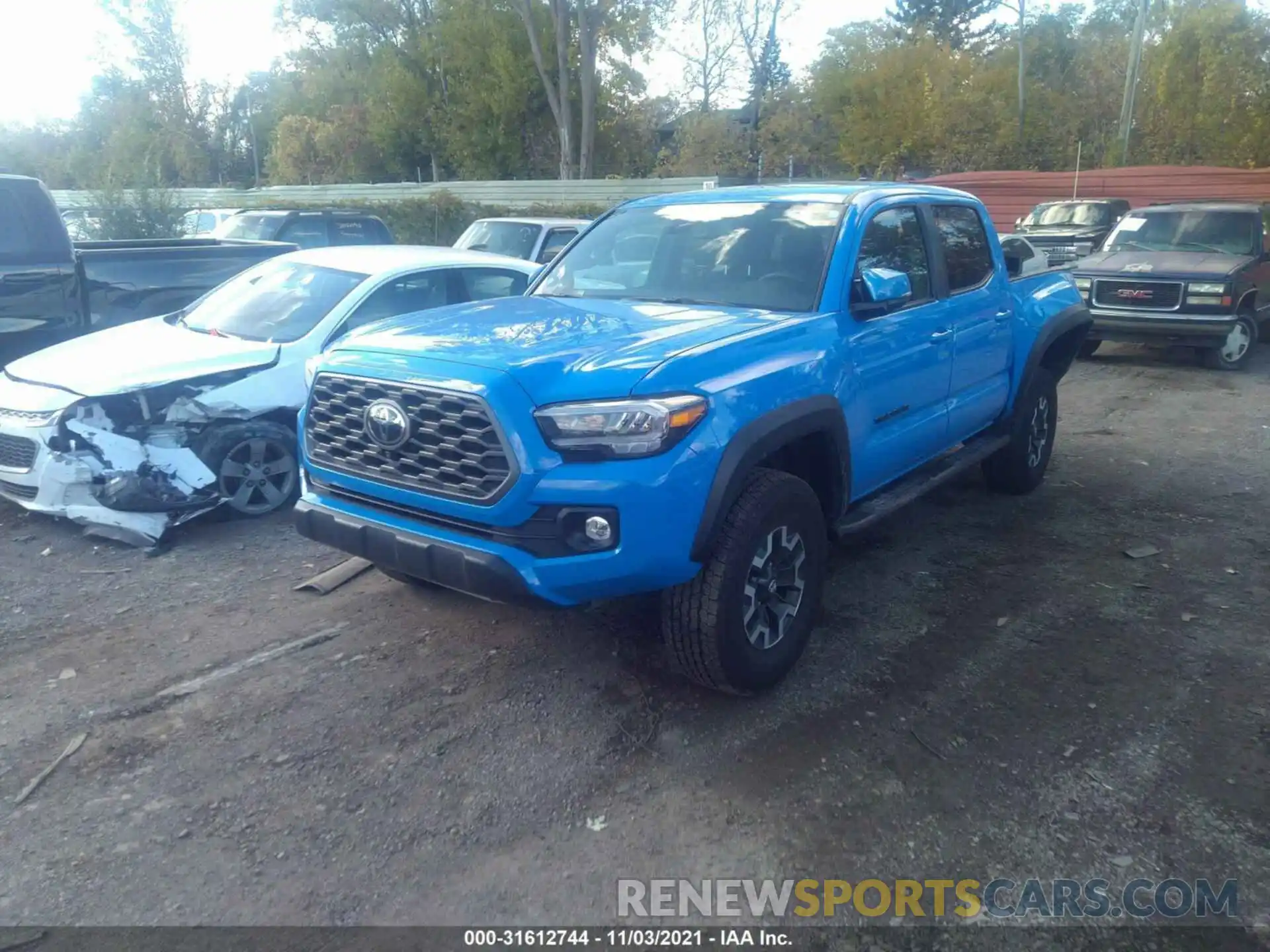 2 Photograph of a damaged car 5TFCZ5AN0LX242471 TOYOTA TACOMA 4WD 2020