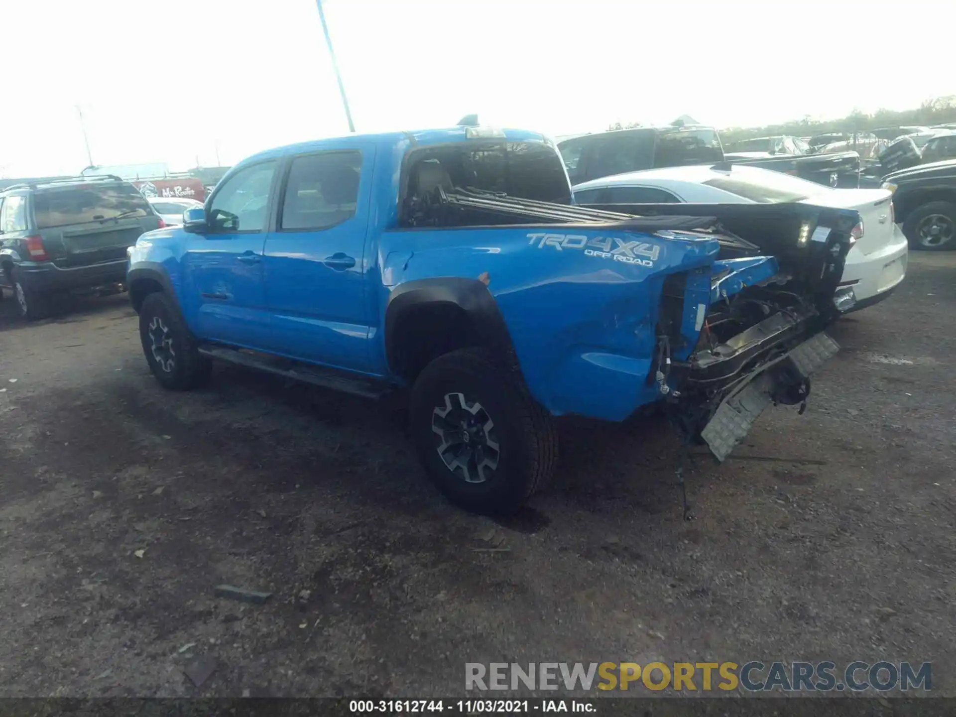 3 Photograph of a damaged car 5TFCZ5AN0LX242471 TOYOTA TACOMA 4WD 2020