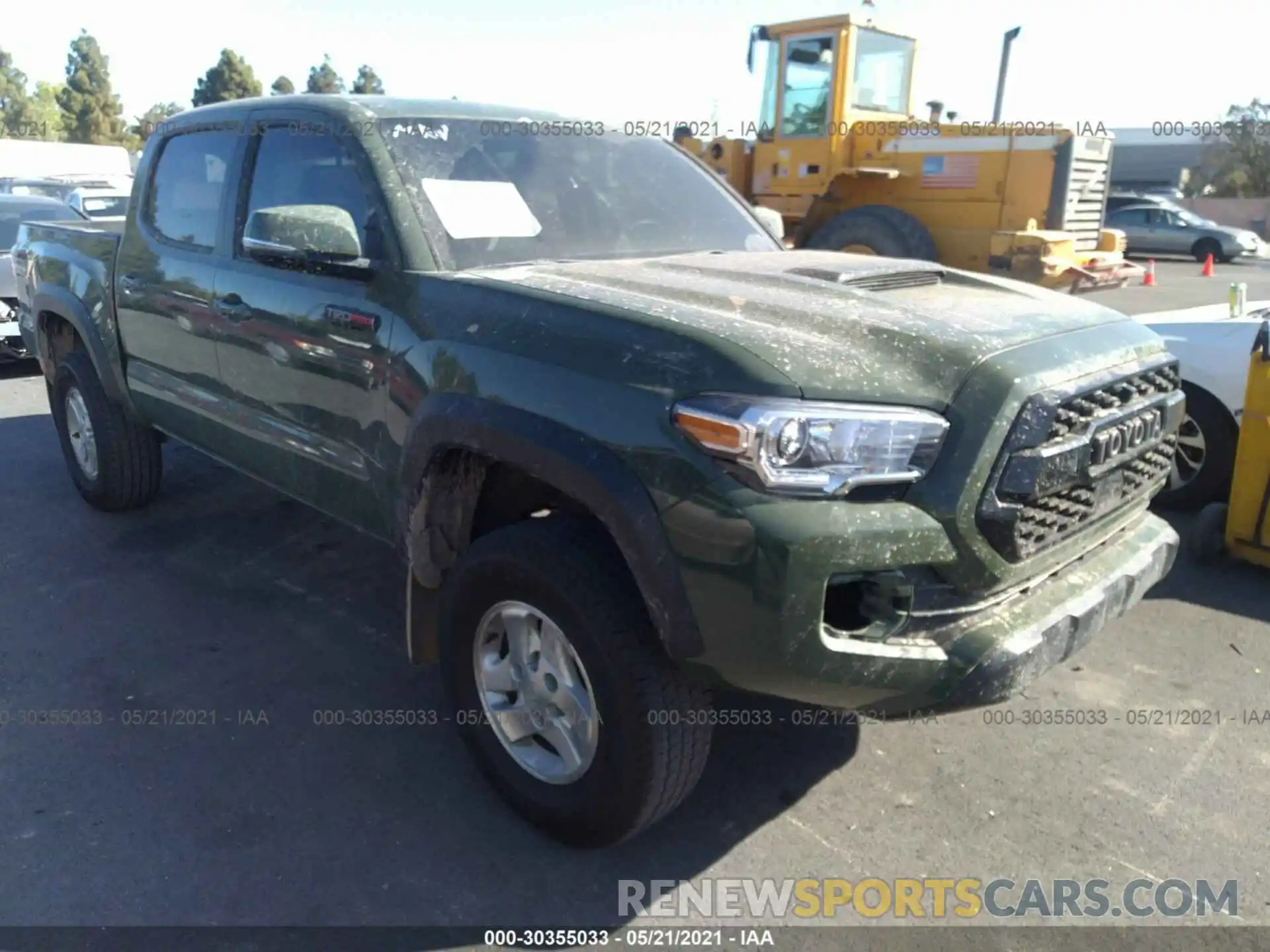 1 Photograph of a damaged car 5TFCZ5AN0LX243040 TOYOTA TACOMA 4WD 2020