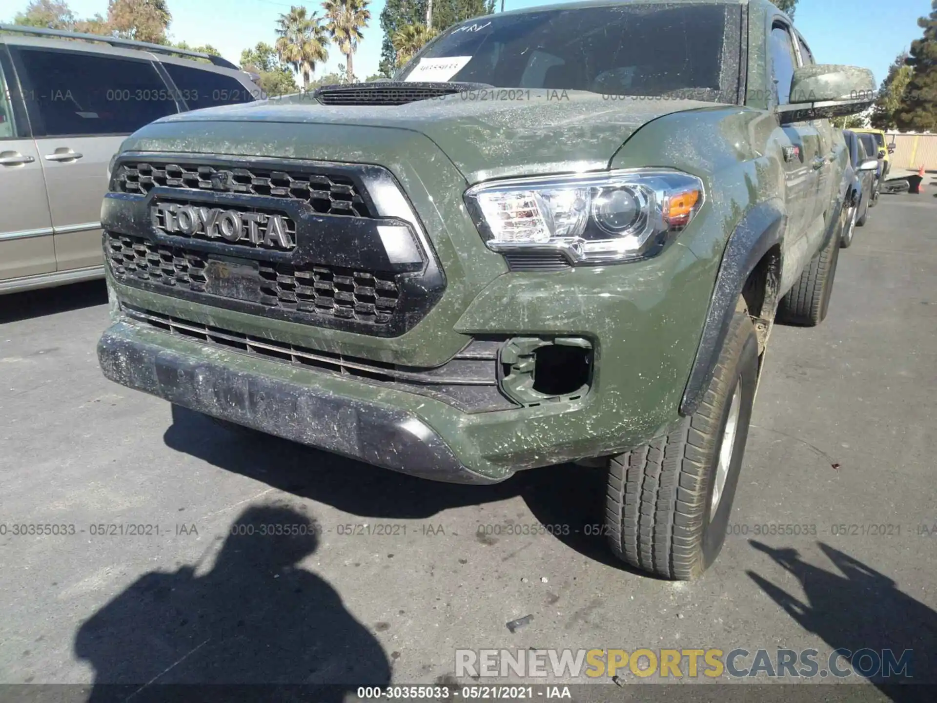 6 Photograph of a damaged car 5TFCZ5AN0LX243040 TOYOTA TACOMA 4WD 2020