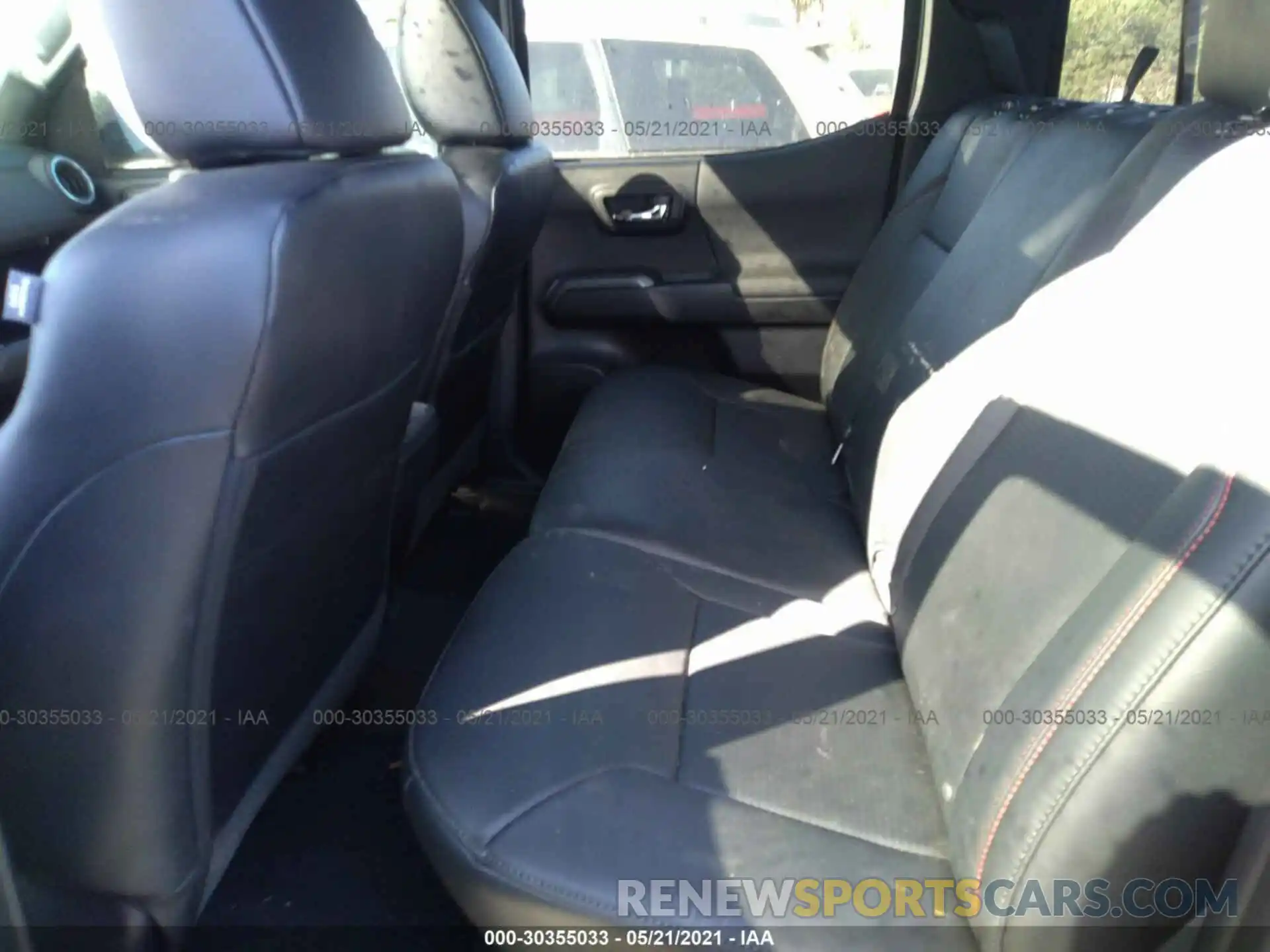 8 Photograph of a damaged car 5TFCZ5AN0LX243040 TOYOTA TACOMA 4WD 2020