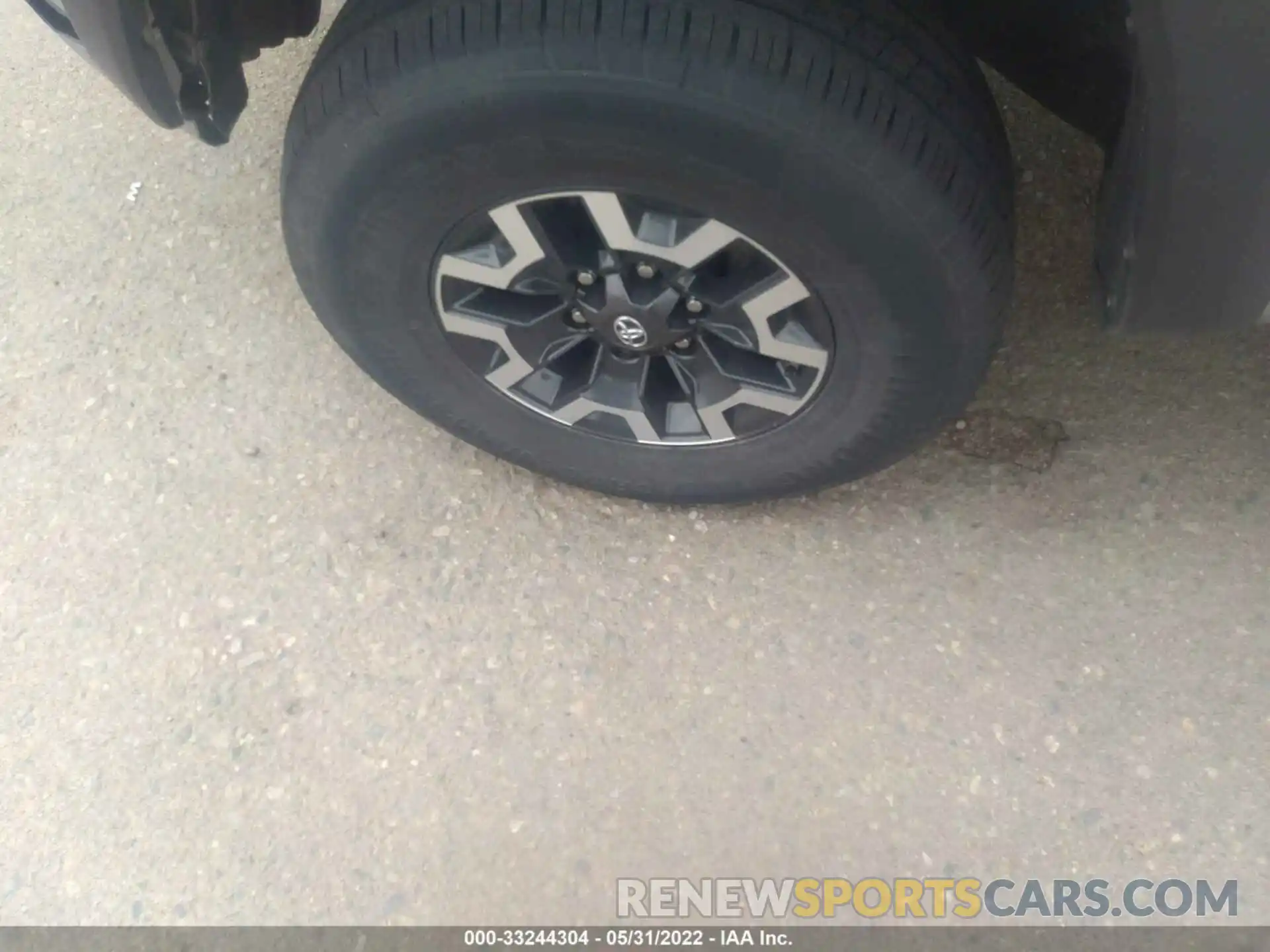 13 Фотография поврежденного автомобиля 5TFCZ5AN1LX213528 TOYOTA TACOMA 4WD 2020