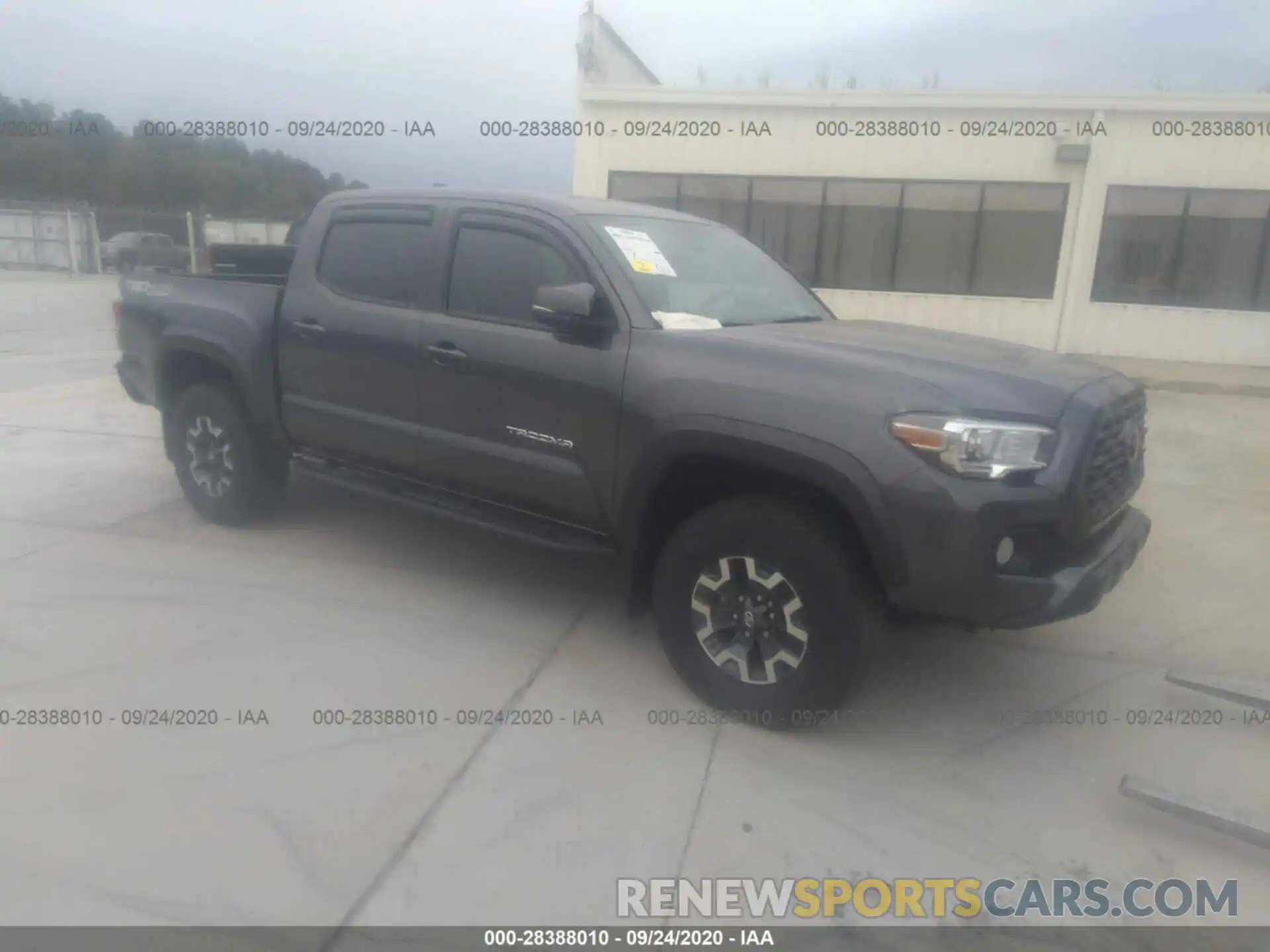 1 Photograph of a damaged car 5TFCZ5AN1LX213660 TOYOTA TACOMA 4WD 2020