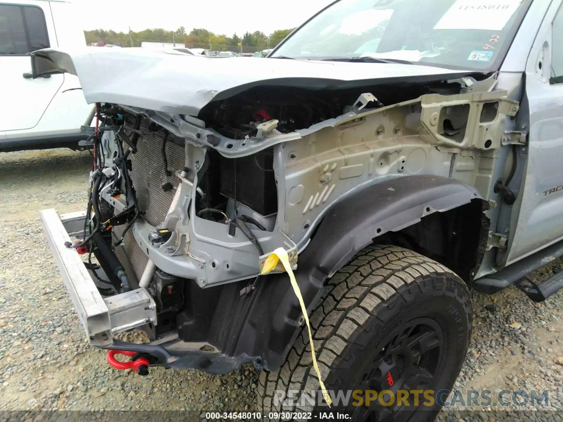 6 Photograph of a damaged car 5TFCZ5AN1LX218857 TOYOTA TACOMA 4WD 2020