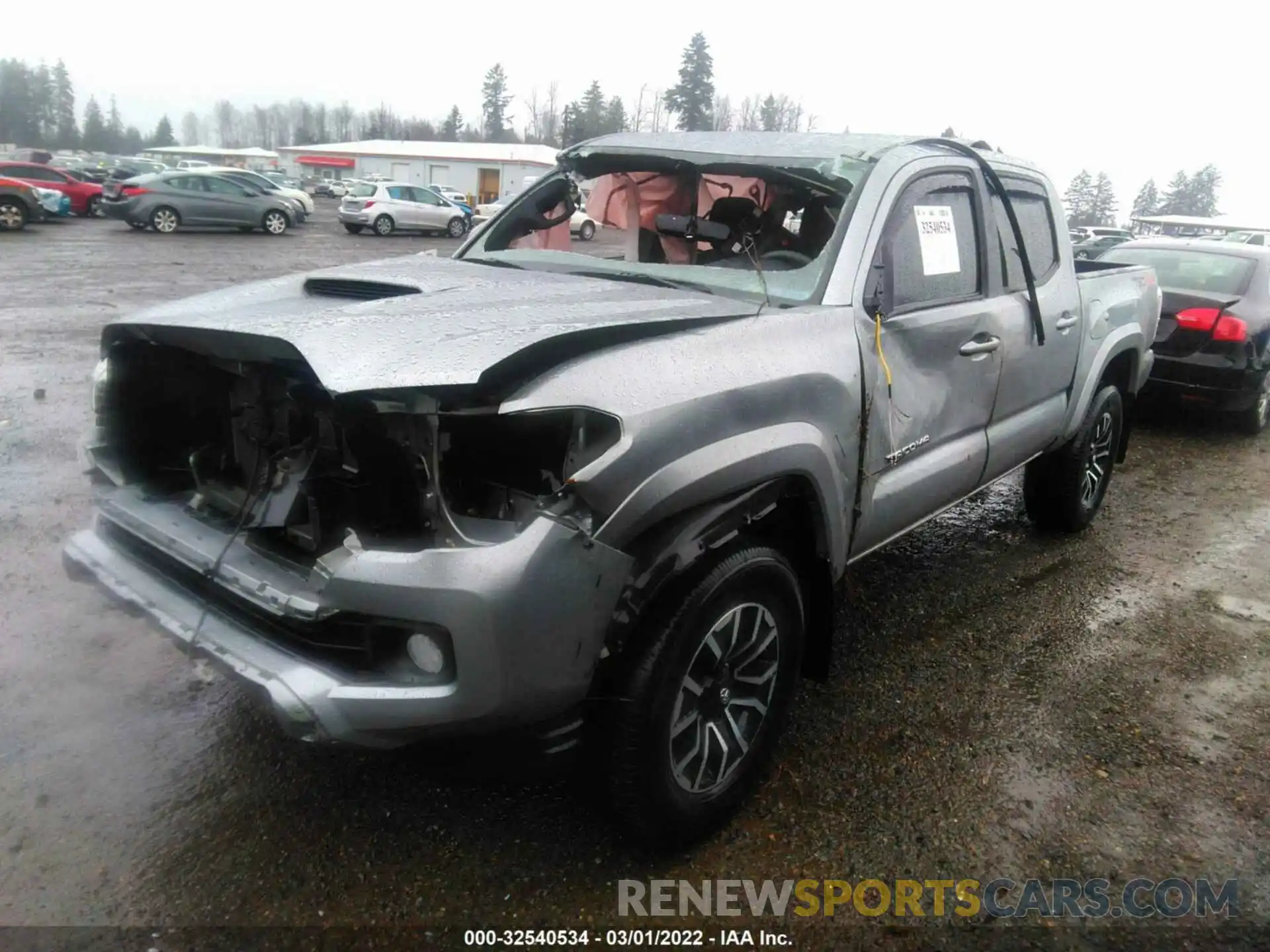 2 Фотография поврежденного автомобиля 5TFCZ5AN1LX220821 TOYOTA TACOMA 4WD 2020