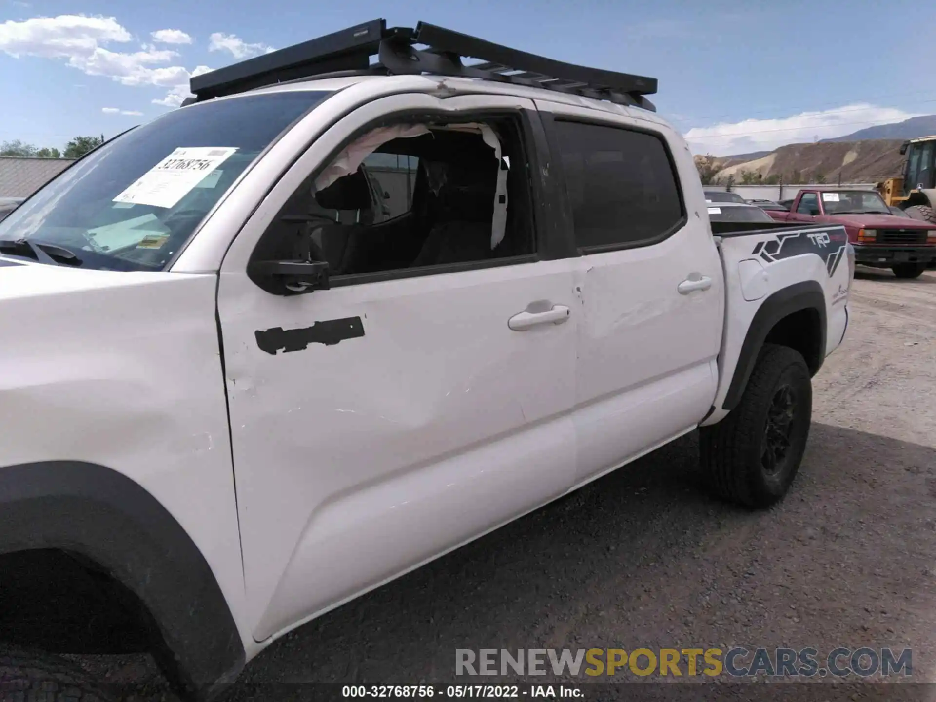 6 Photograph of a damaged car 5TFCZ5AN1LX221869 TOYOTA TACOMA 4WD 2020