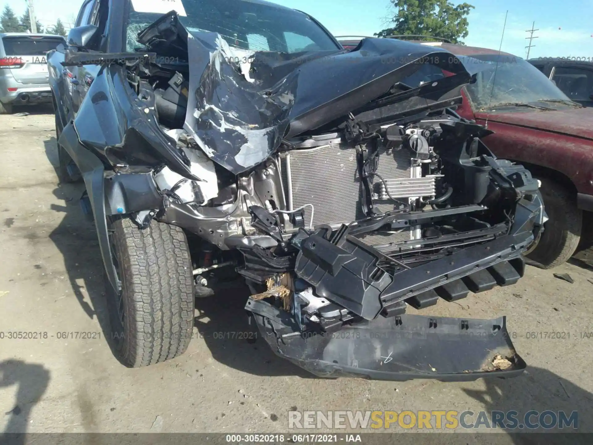 6 Фотография поврежденного автомобиля 5TFCZ5AN1LX229339 TOYOTA TACOMA 4WD 2020