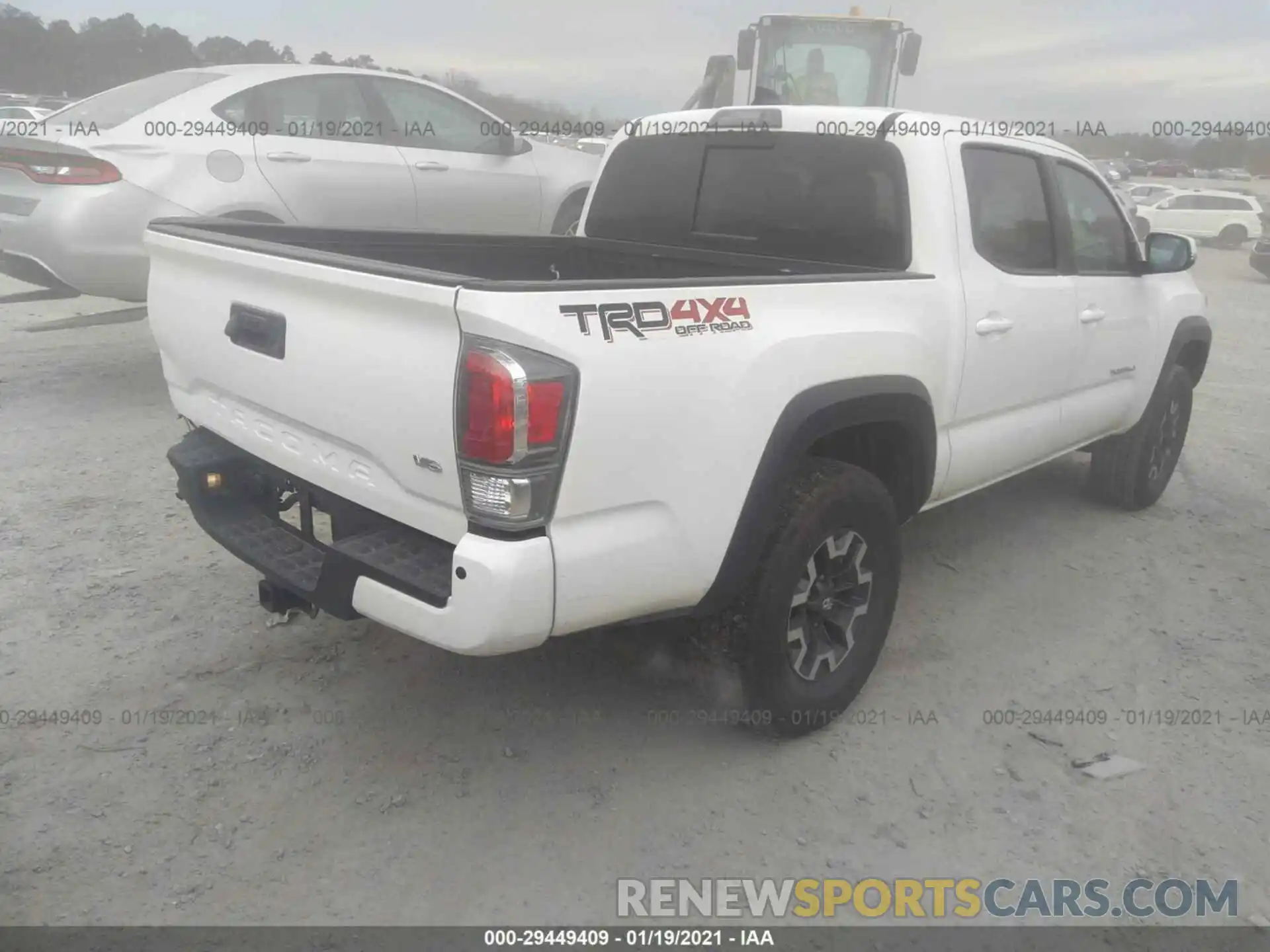 4 Photograph of a damaged car 5TFCZ5AN1LX230507 TOYOTA TACOMA 4WD 2020